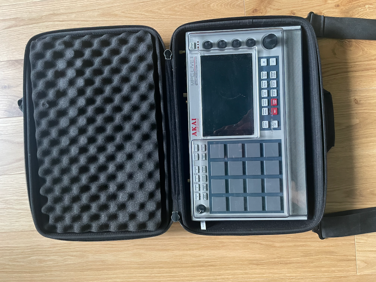 Akai Professional MPC Live II (72883)