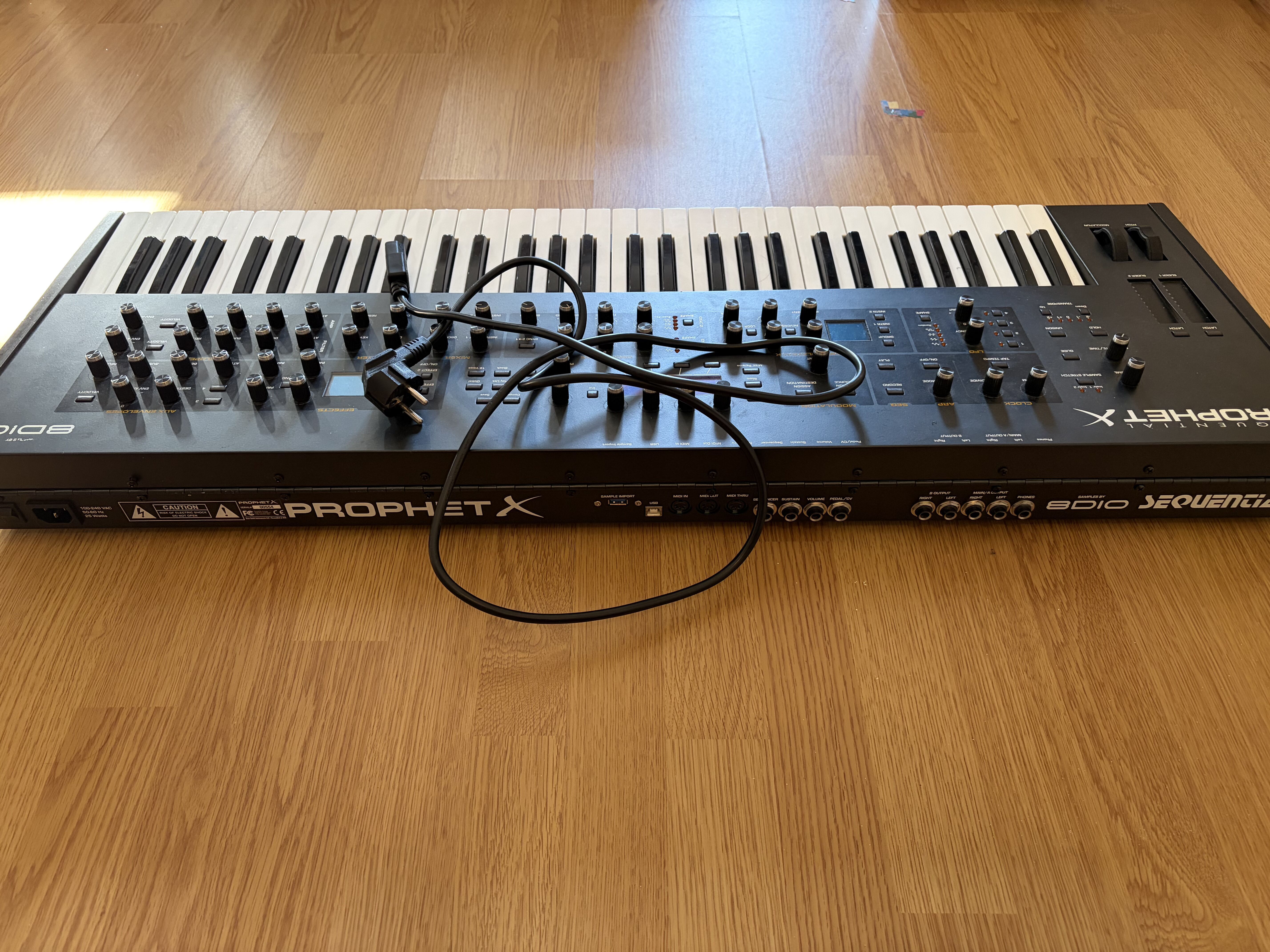  Vends Prophet X acheté en 2019 fonctionne parfaitement 