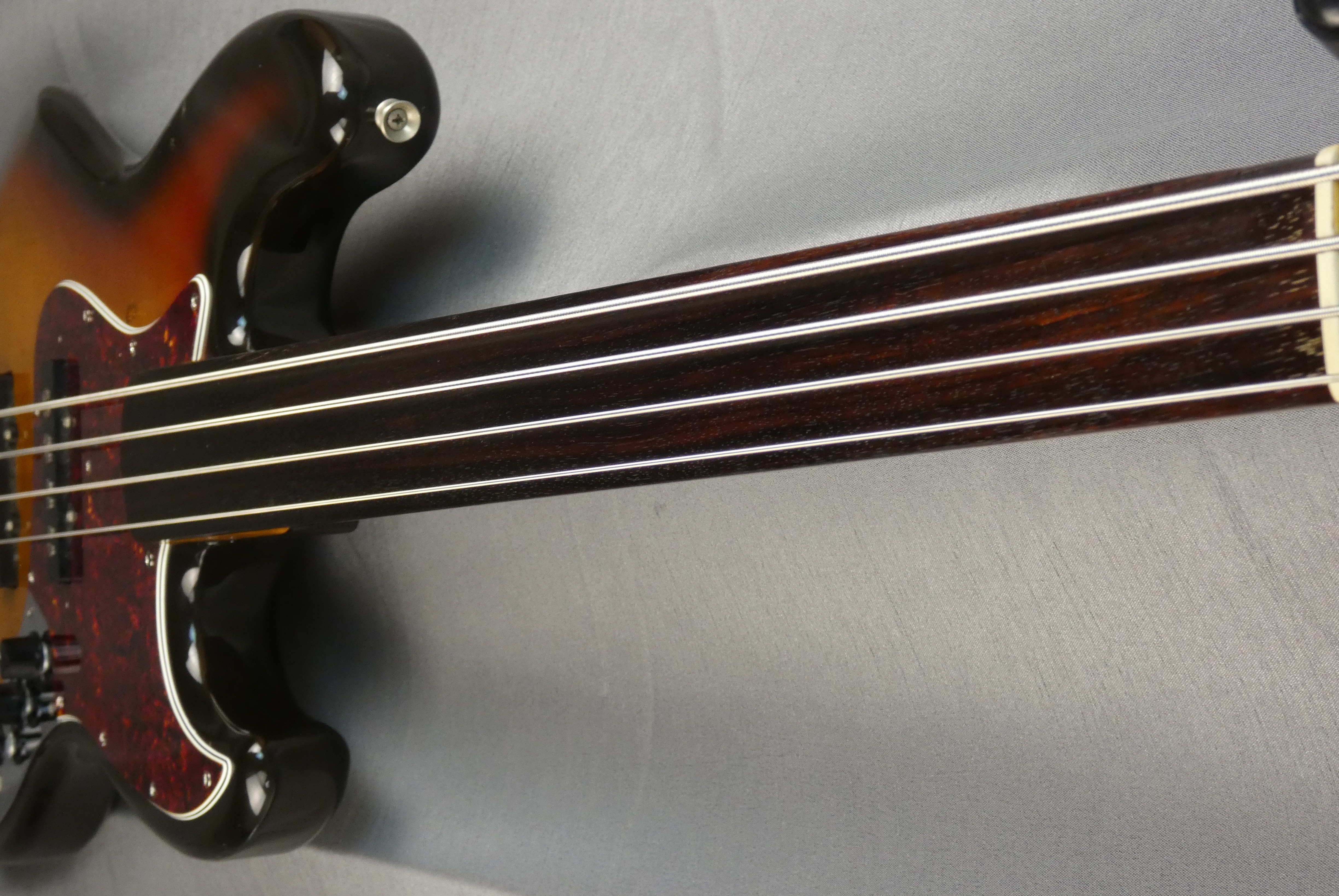 fender jazz bass jb62-fl fretless 1989 3ts sunburst japon japan (16)