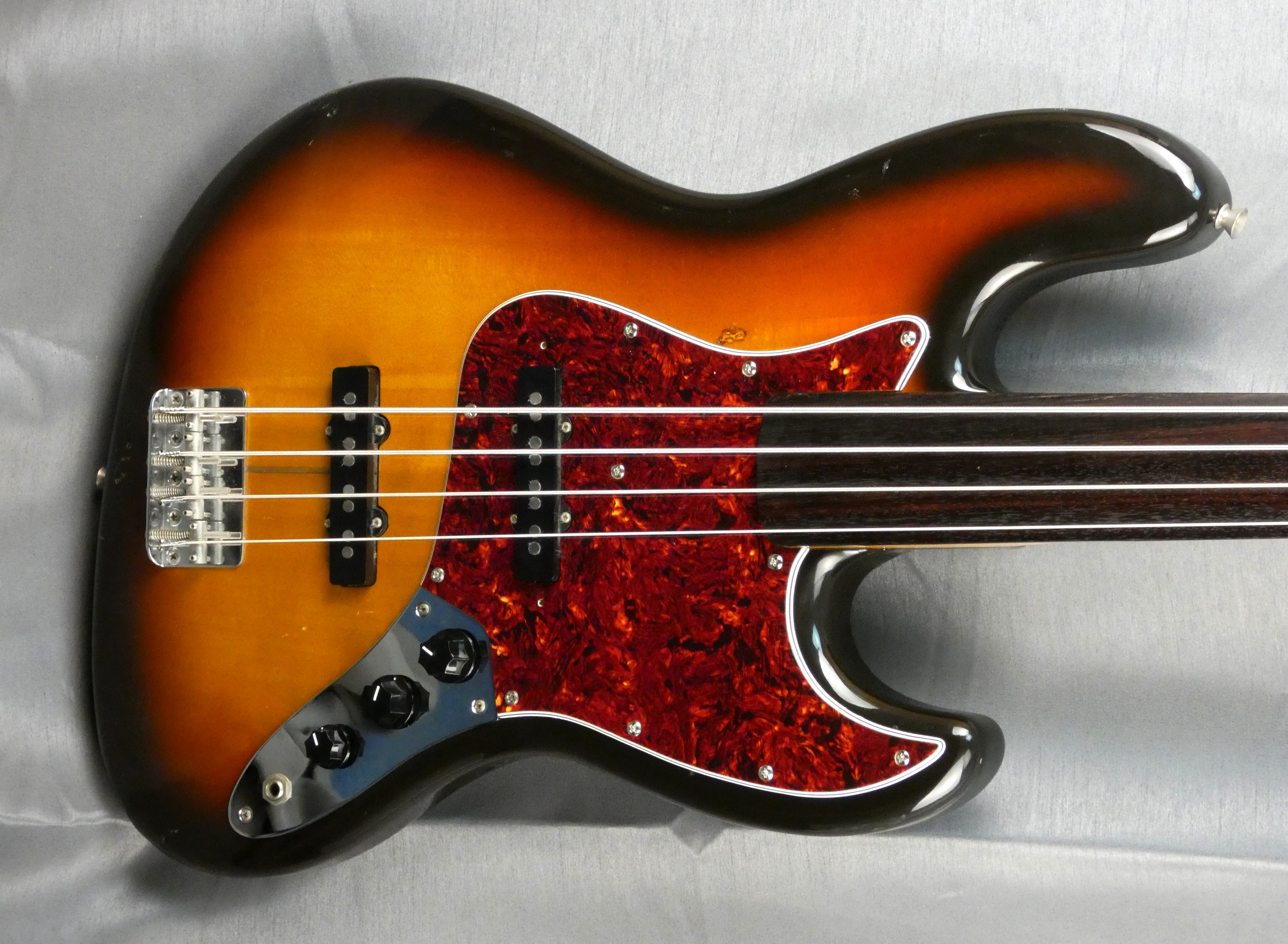 fender jazz bass jb62-fl fretless 1989 3ts sunburst japon japan (26)