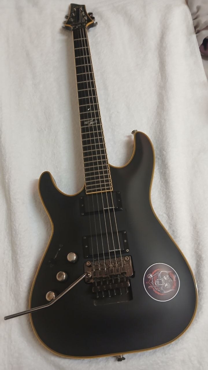 vends guitare électrique Schecter Blackjack ATX C1-FR gaucher de 2010