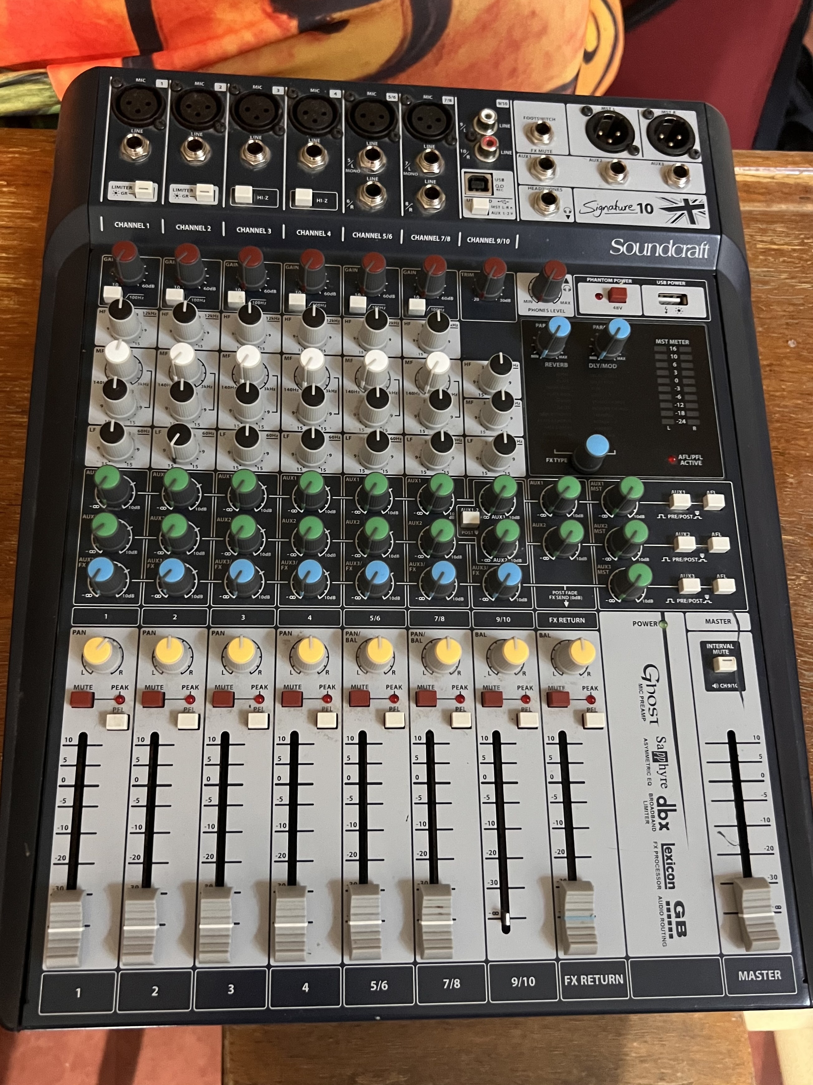 Soundcraft Signature 10 