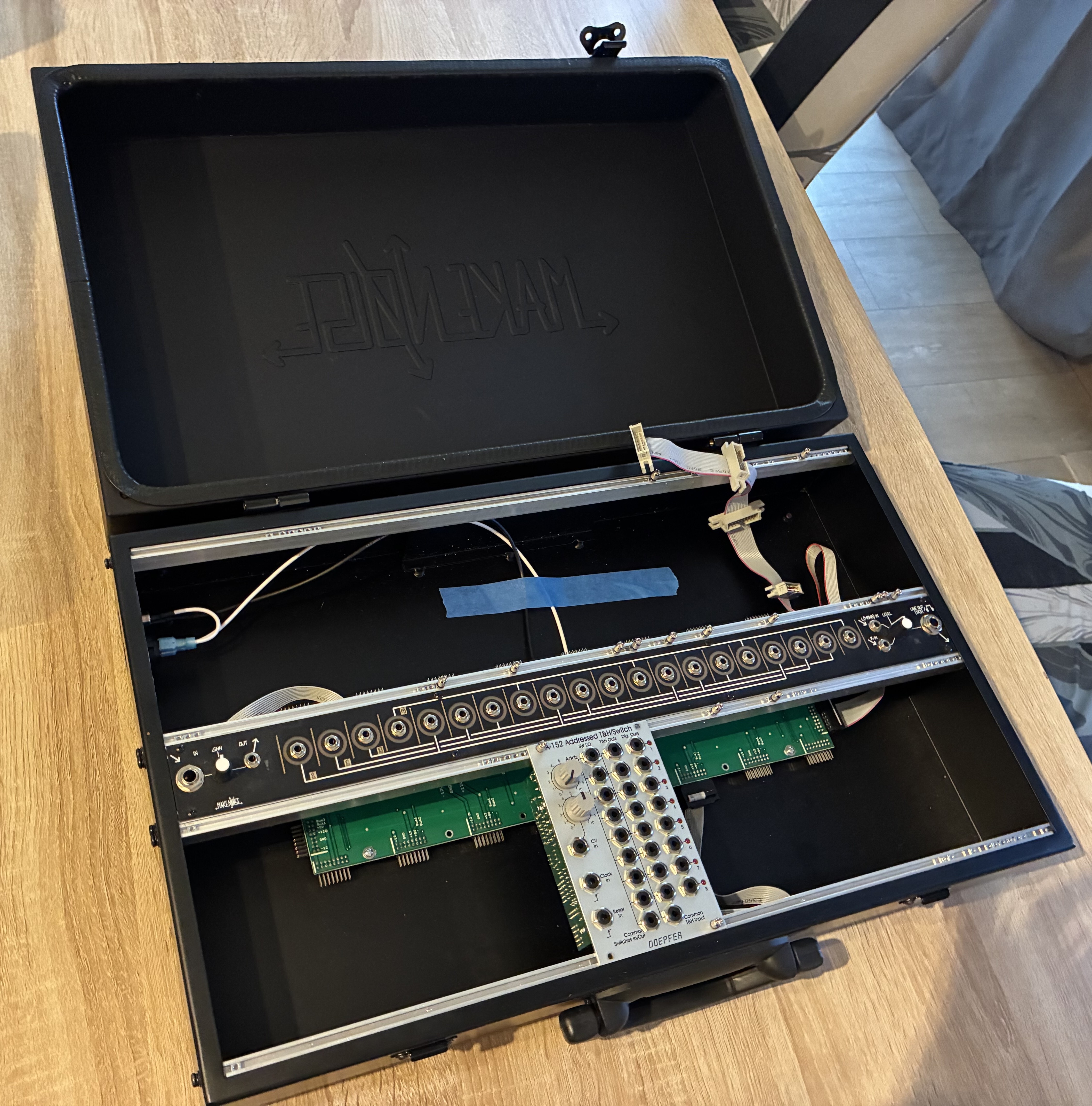 Make Noise 4 Zone CV Bus Case (92617)