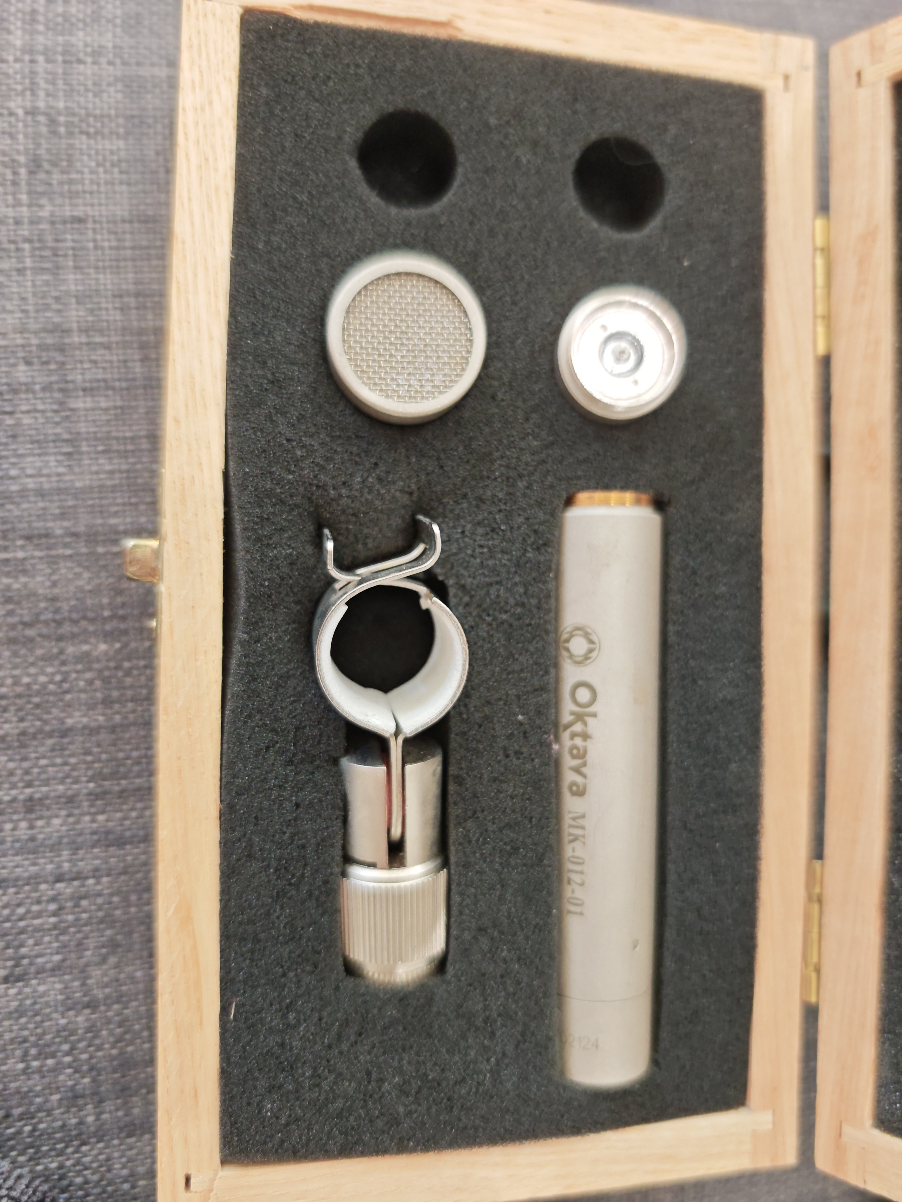 Vends Micro Oktava MK012-01