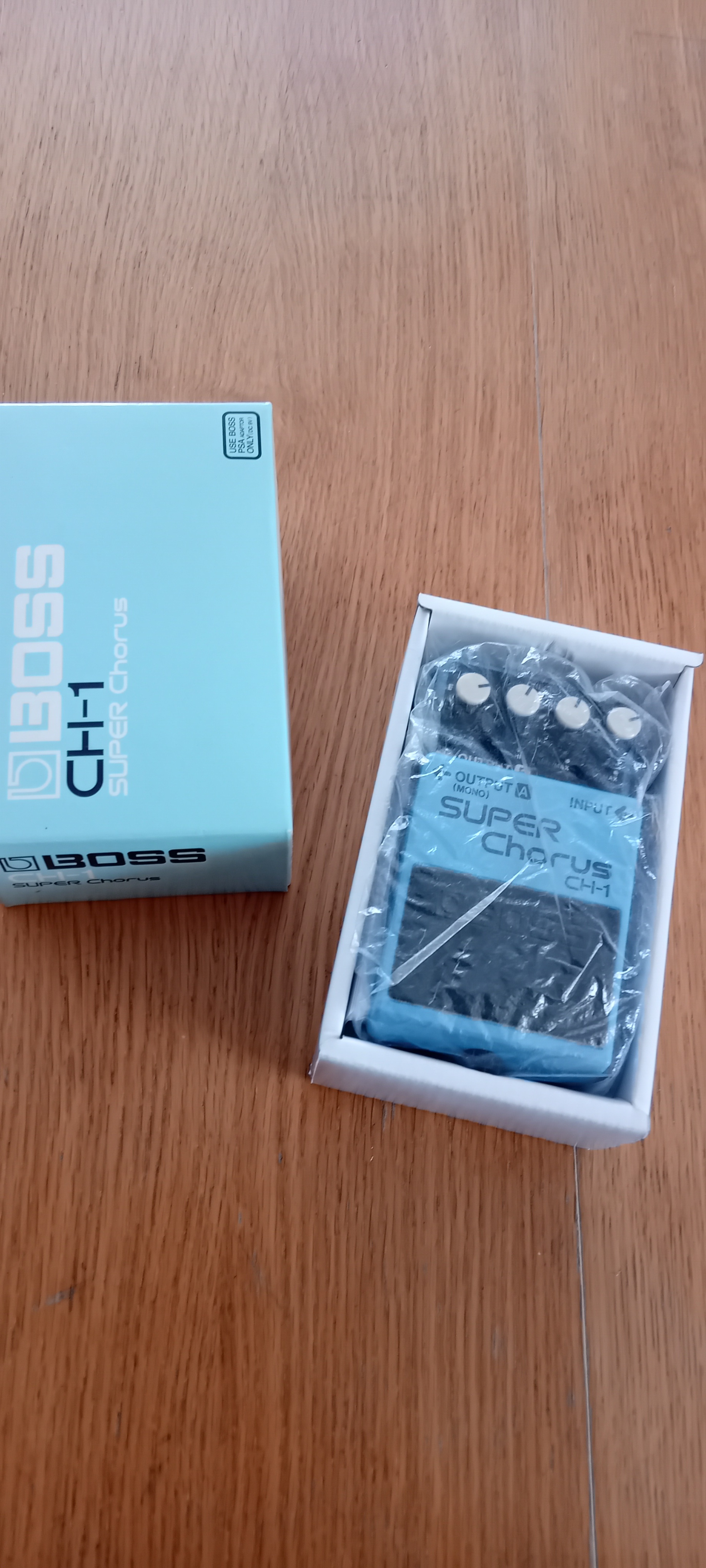 Vends pédale chorus BOSS Super Chorus CH-1, très bon état
