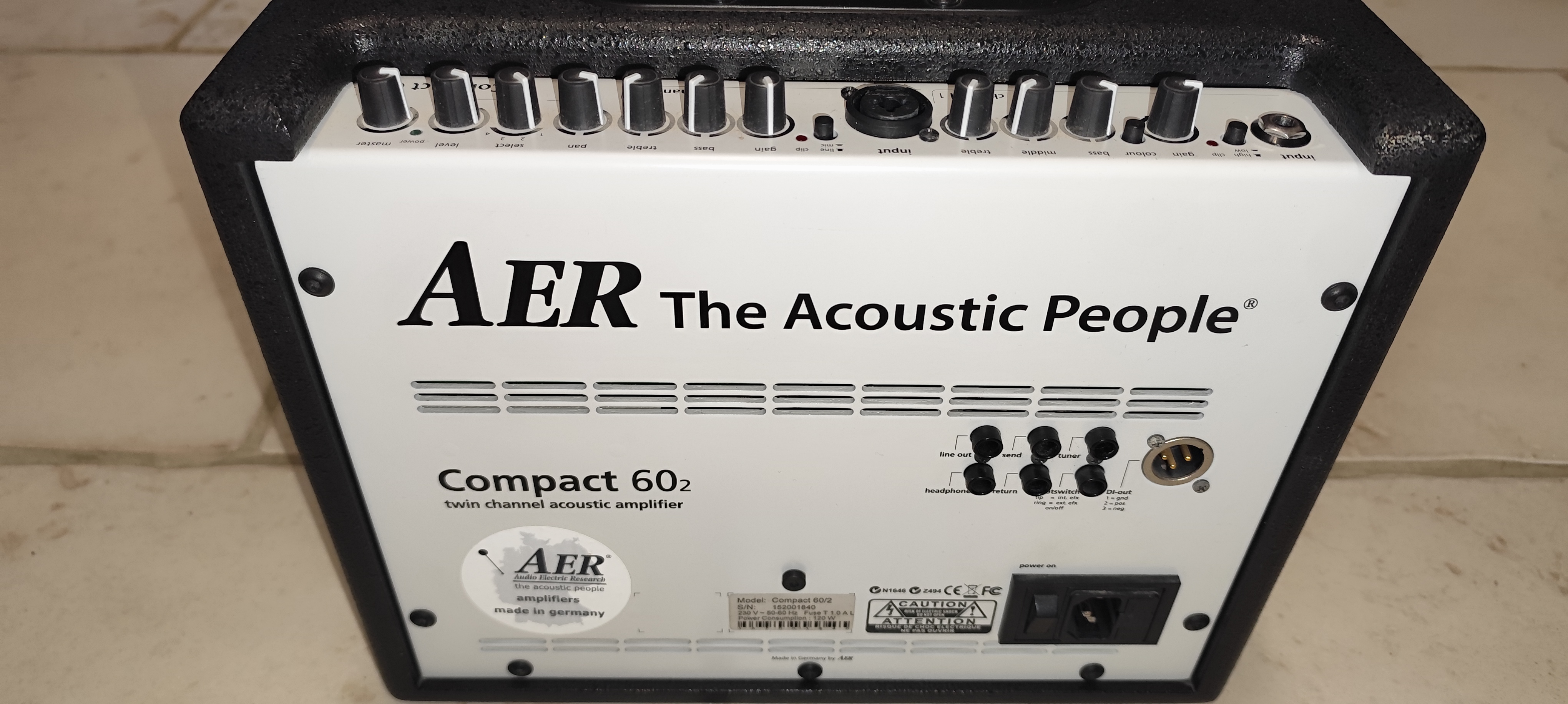Vend AMPLI AER COMPACT 60/2 — Complet et état quasi neuf