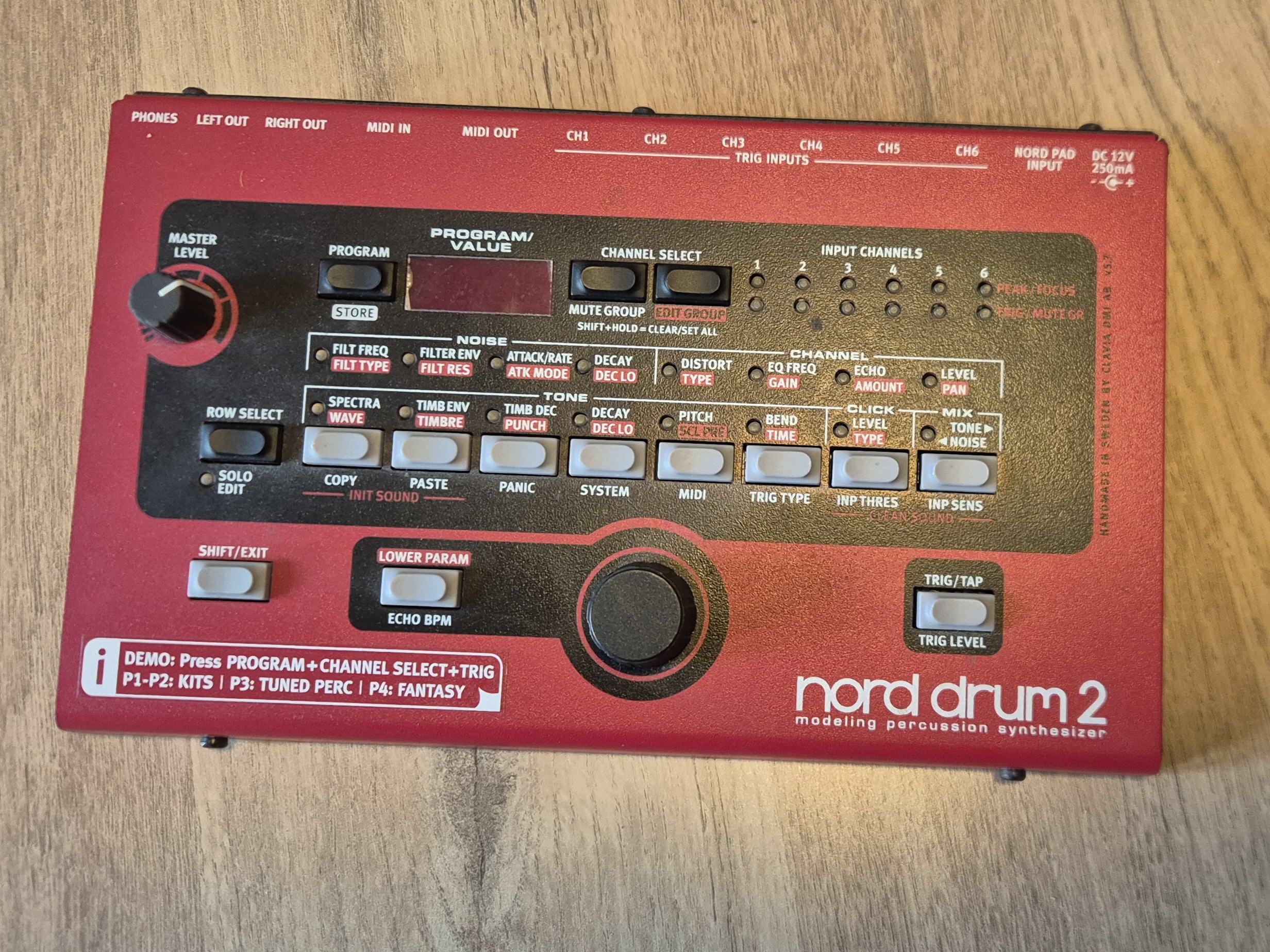 Clavia Nord Drum 2 - Synthétiseur de percussions modélisées