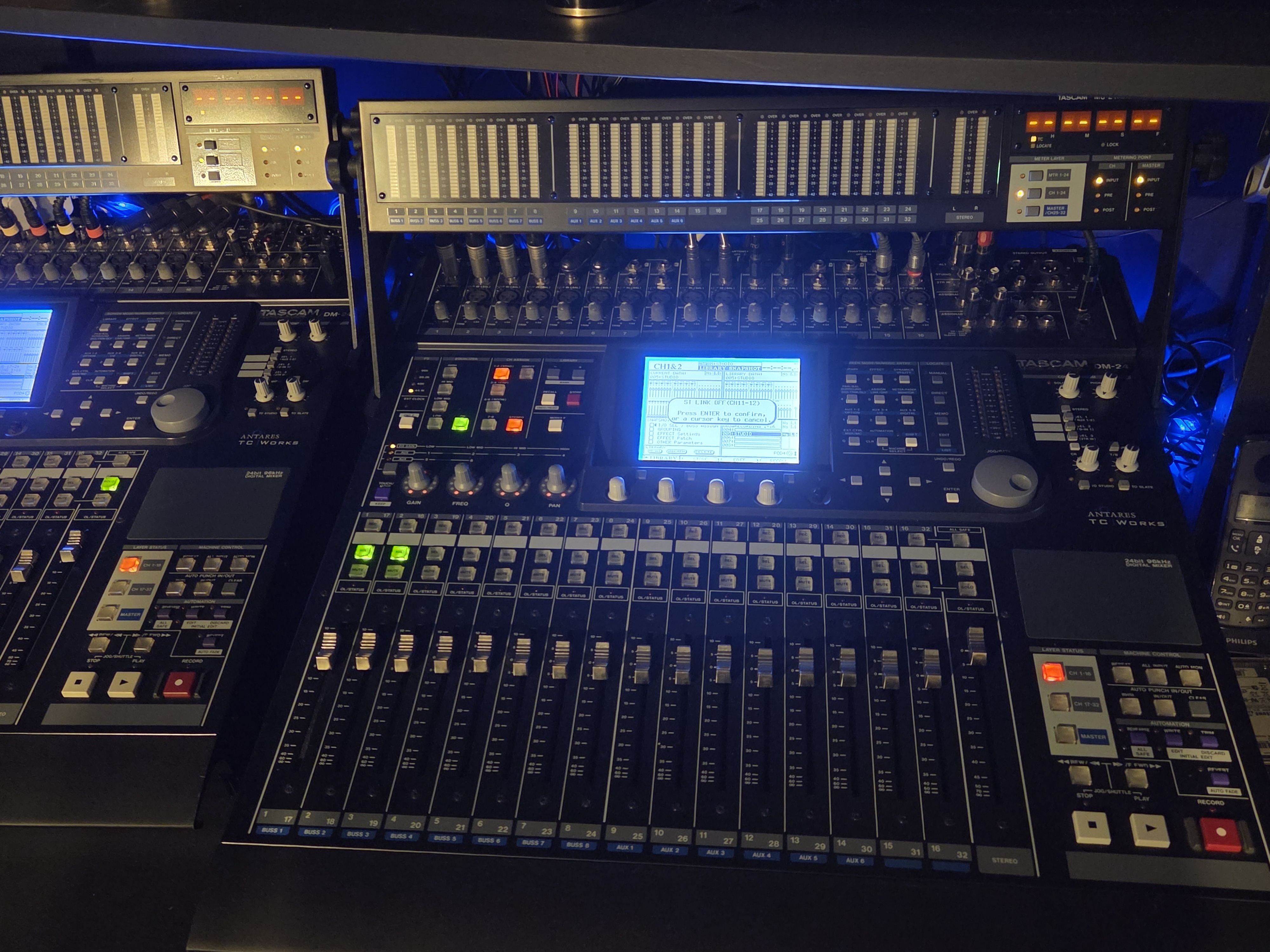 Tascam DM-24 + MU-24/DM + Ecran LED Neuf