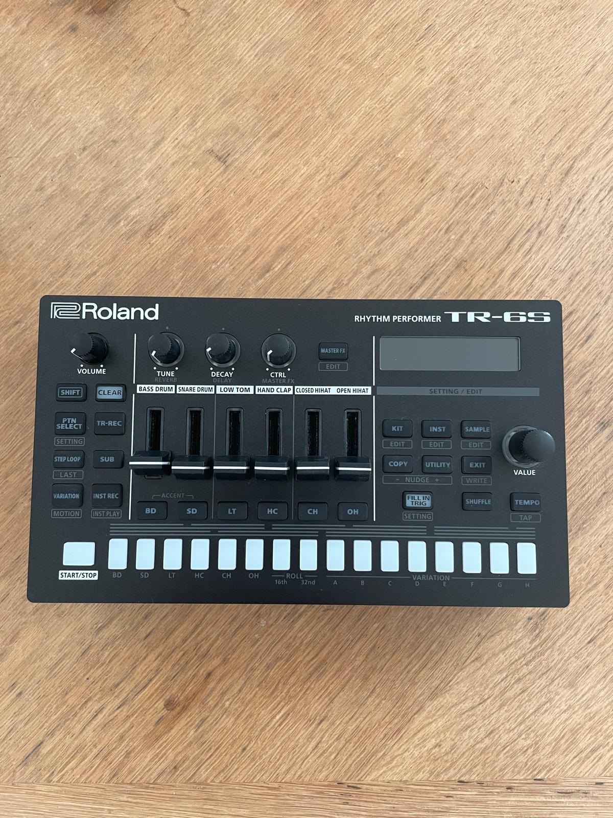 Vends Tr-6S bon état + carte SD