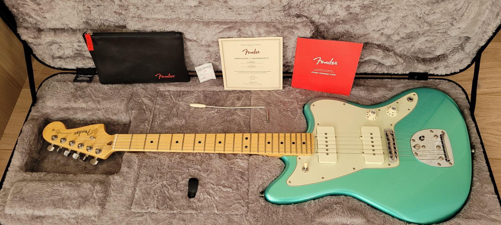 Fender American Professional Jazzmaster Mystic Seafoam