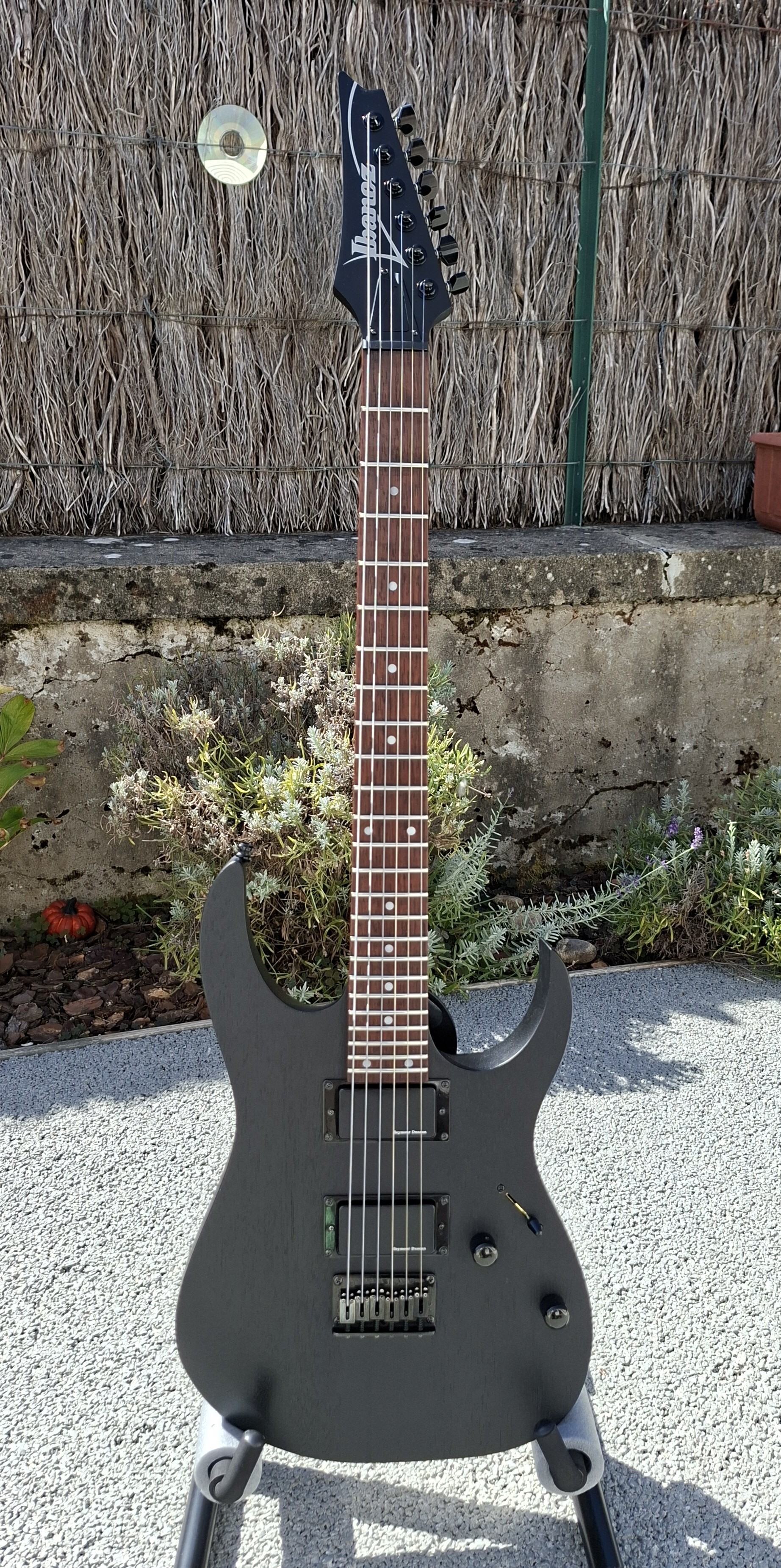 Ibanez RGRT421-WK upgradée + micros SD Blackouts