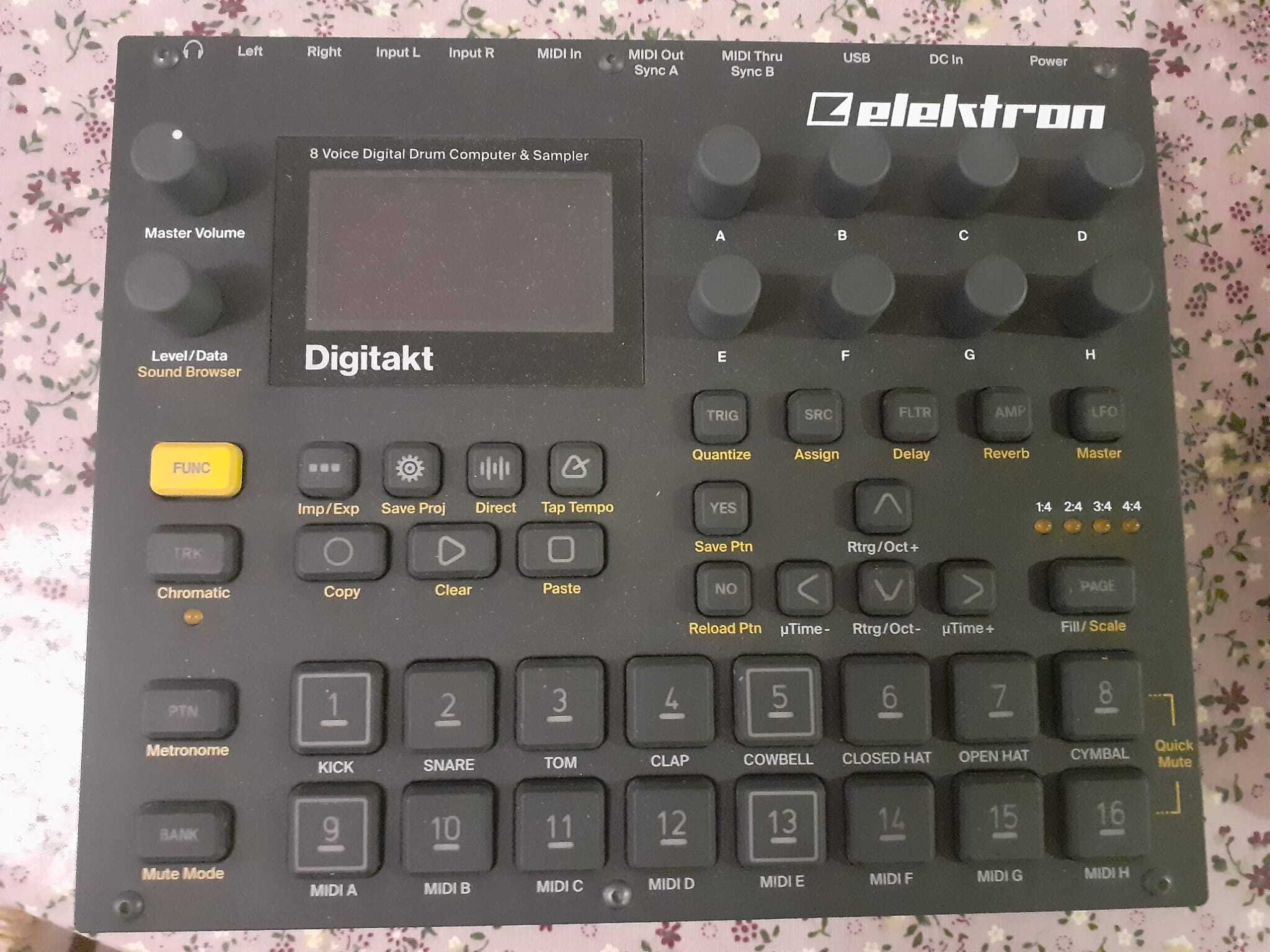 Digitakt en bon état avec case 