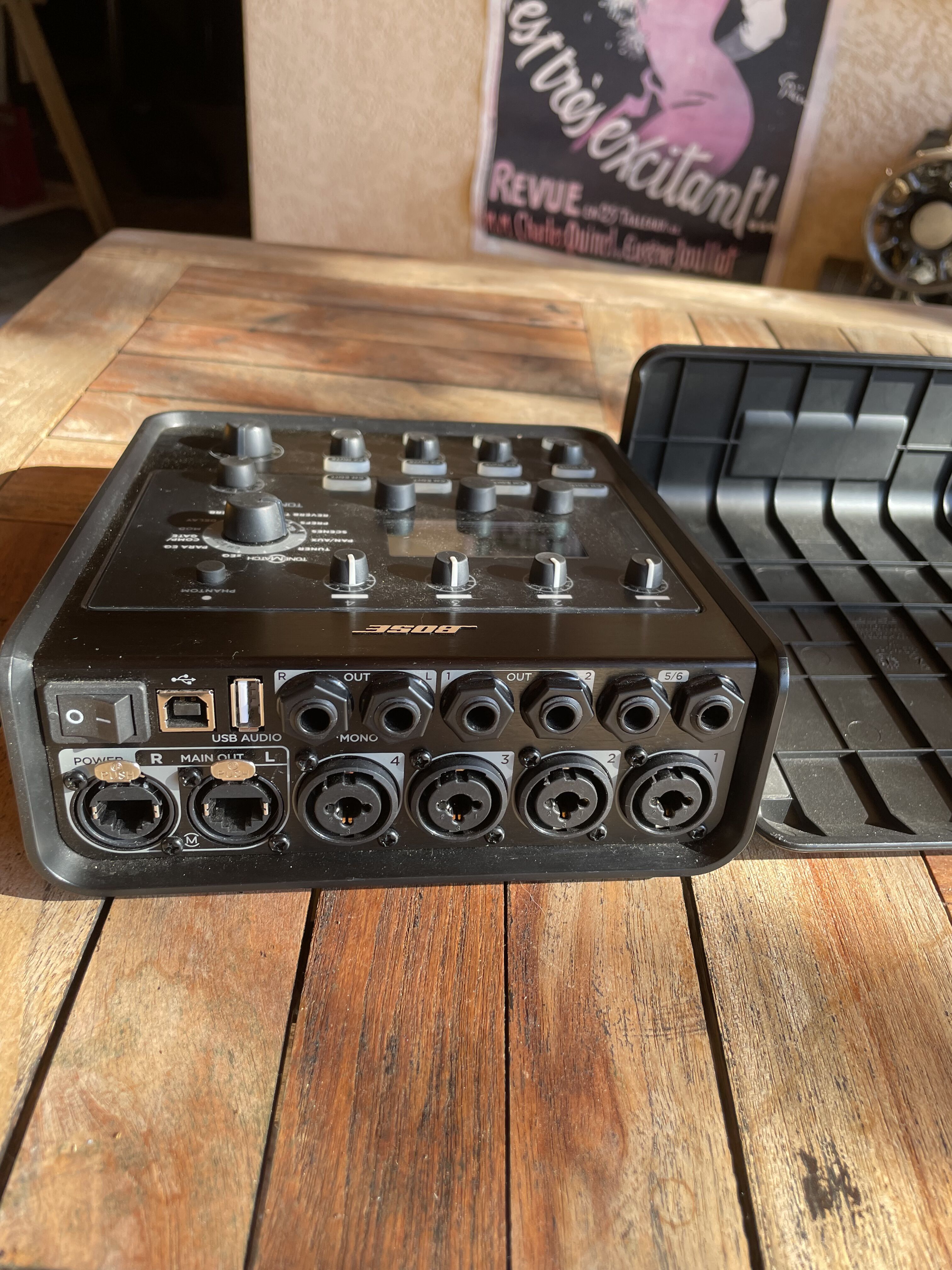 VENDS TABLE DE MIXAGE BOSE T4S TONEMATCH