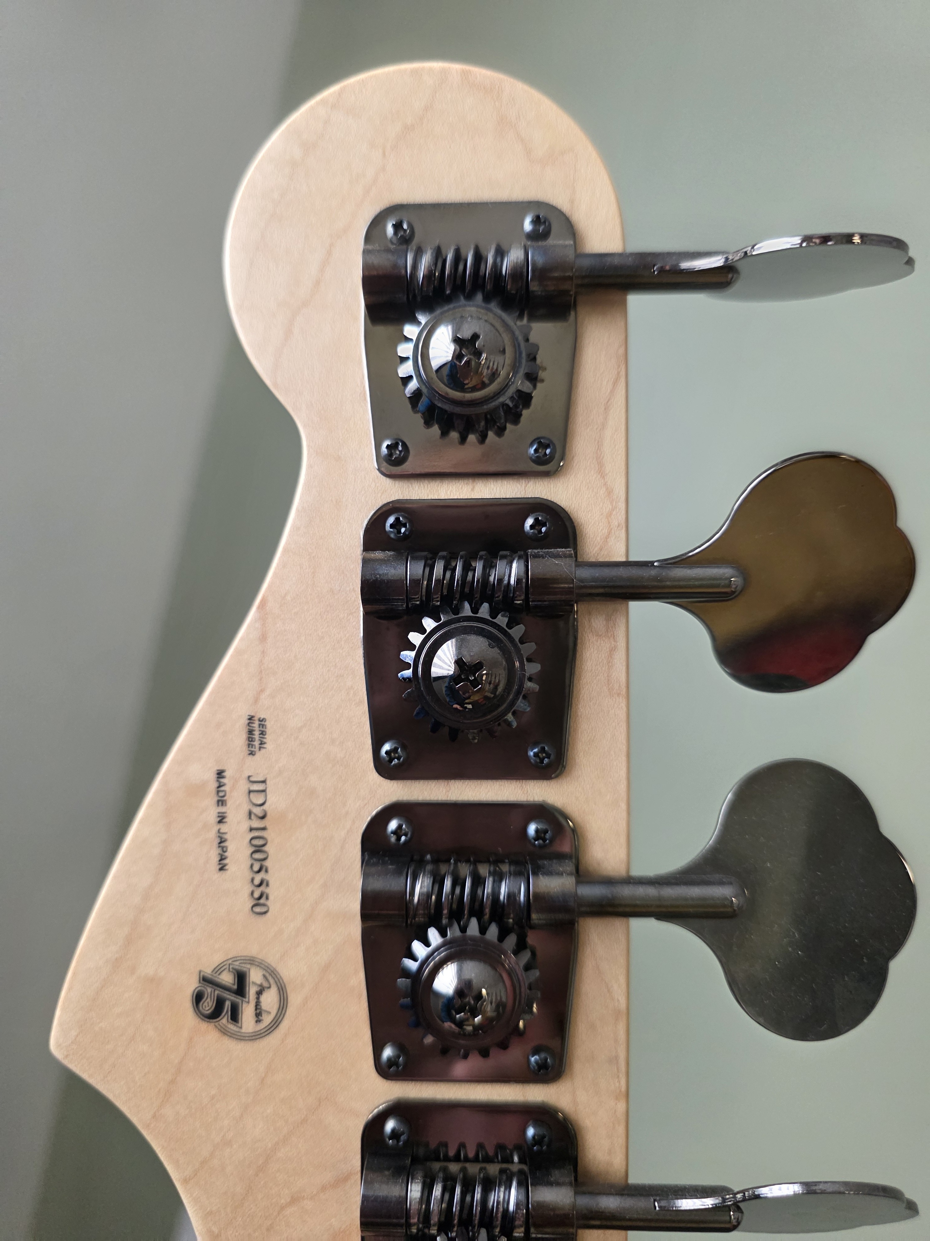 Fender Deluxe Aerodyne Jazz Bass (76600)