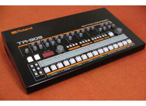 Roland TR-909 (39466)