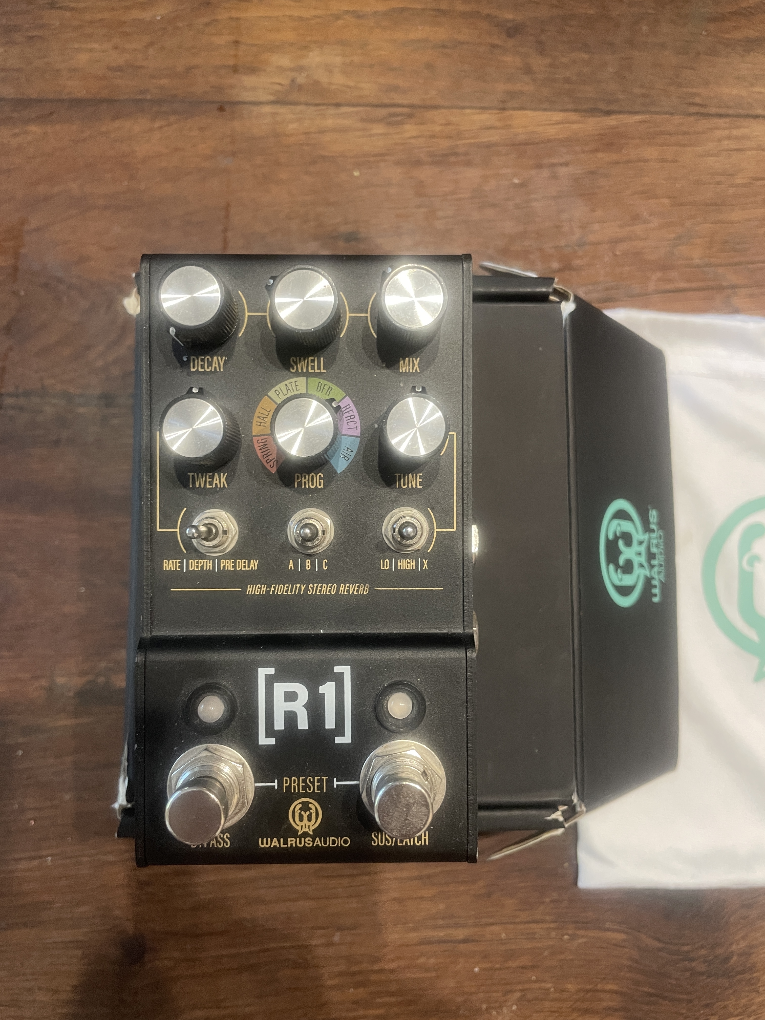 Walrus Audio R1 High-Fidelity Stereo Reverb (81446)