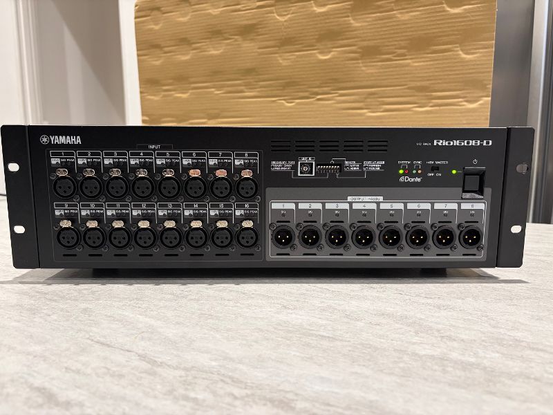 YAMAHA RIO 1608D (Dante) + carte AUDINATE Dante-MY16-AUD
