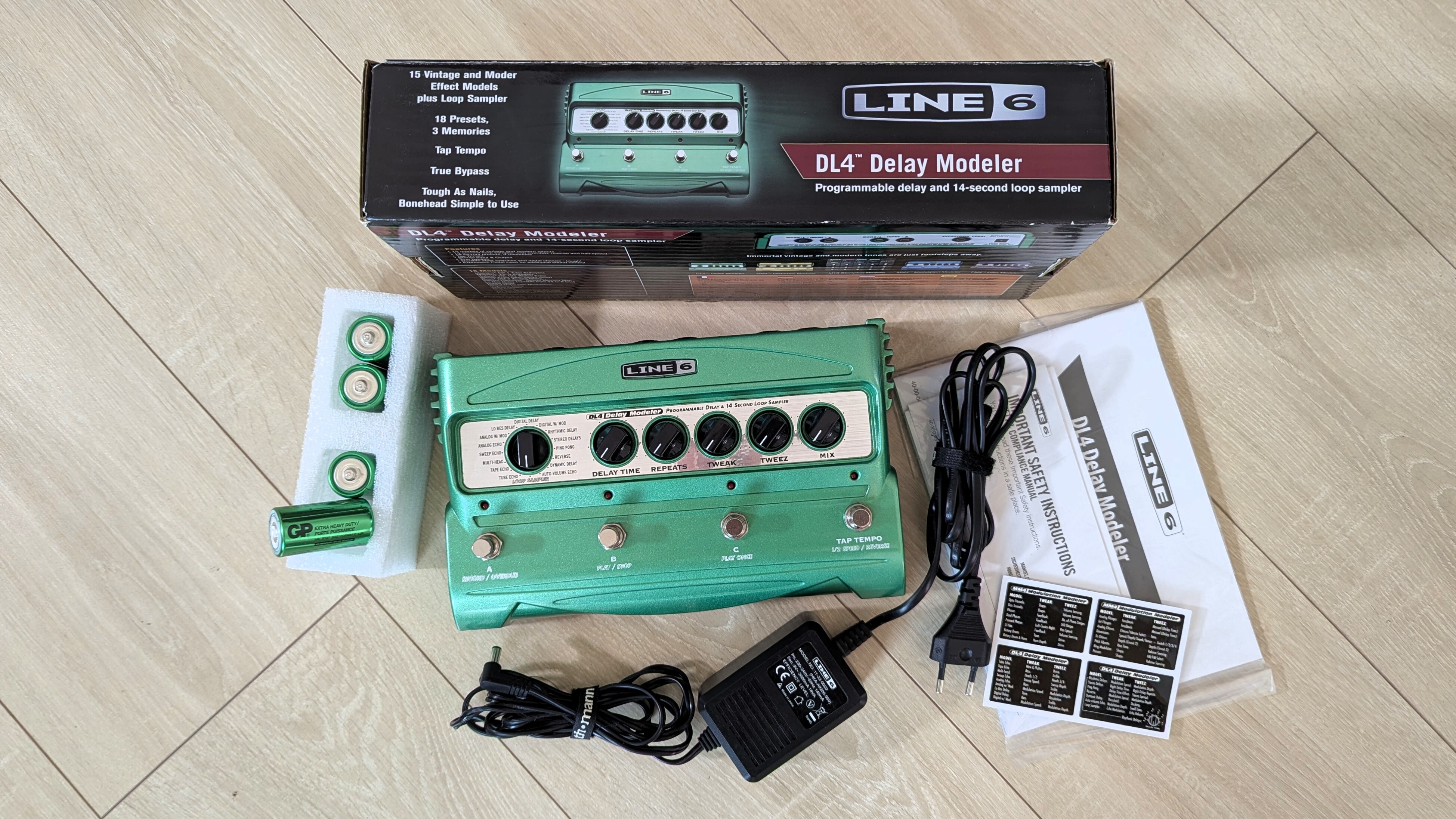 Line 6 DL4 Originale. Pack Collector. État « Sortie d’usine »