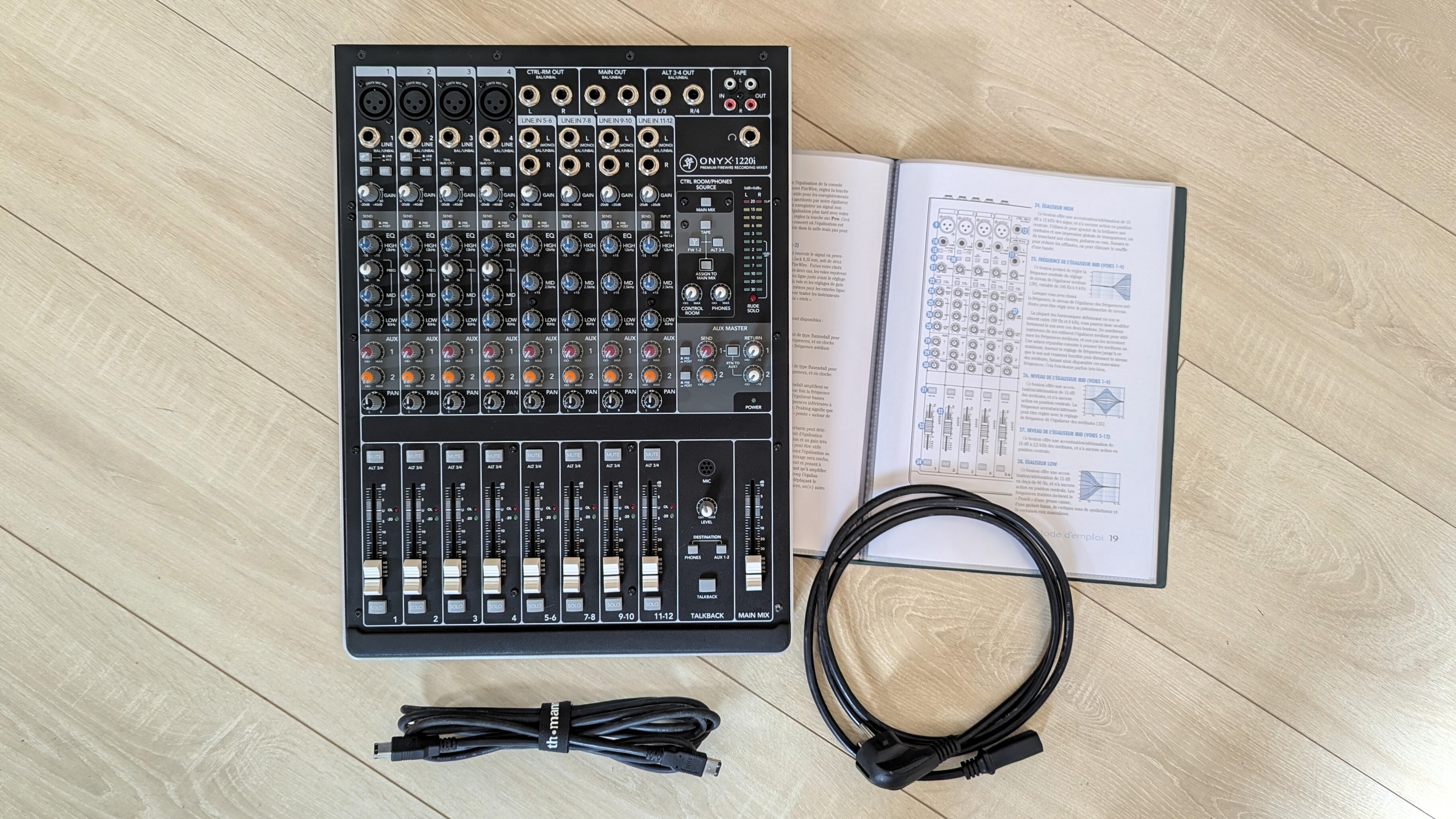 Mackie-Onyx-1220i 06