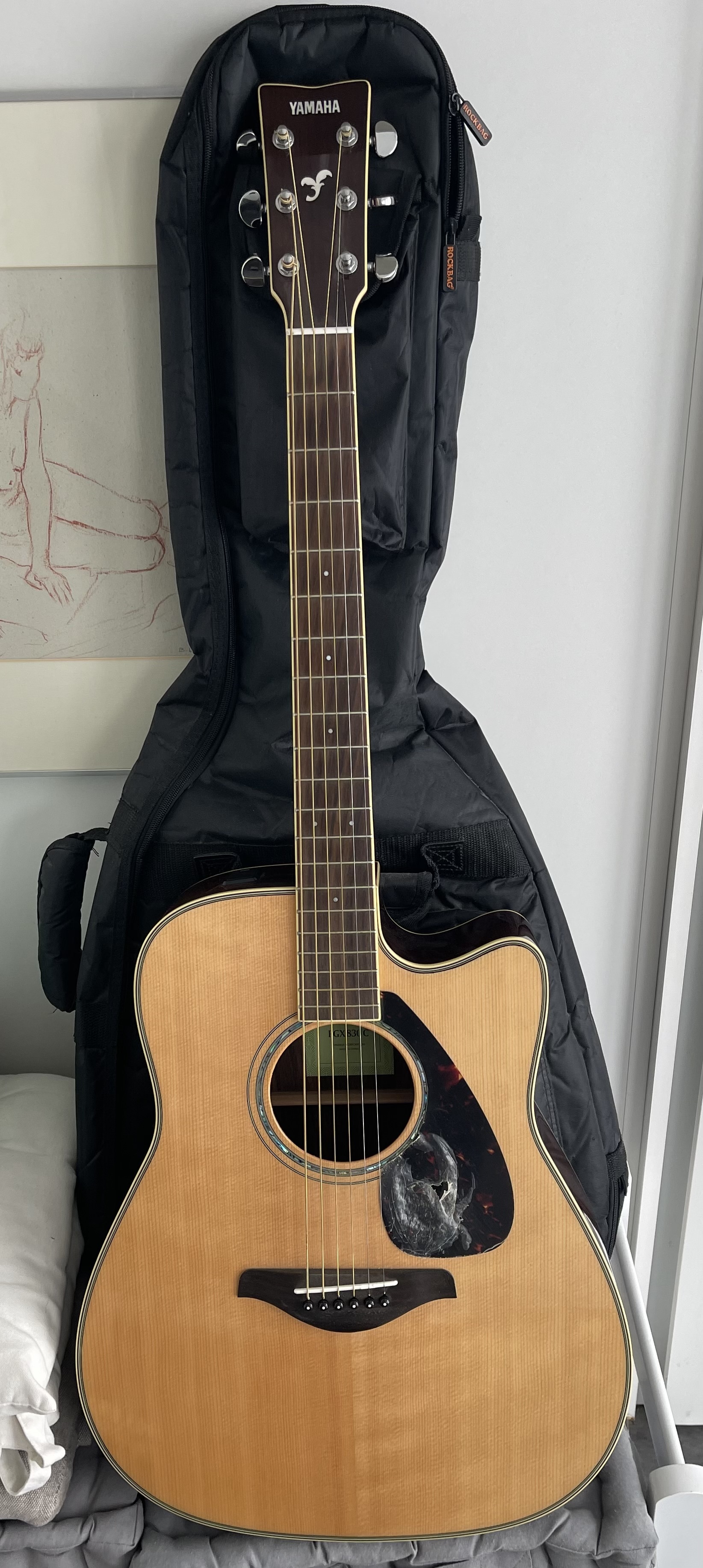 Guitare électro-acoustique Yamaha FGX830C