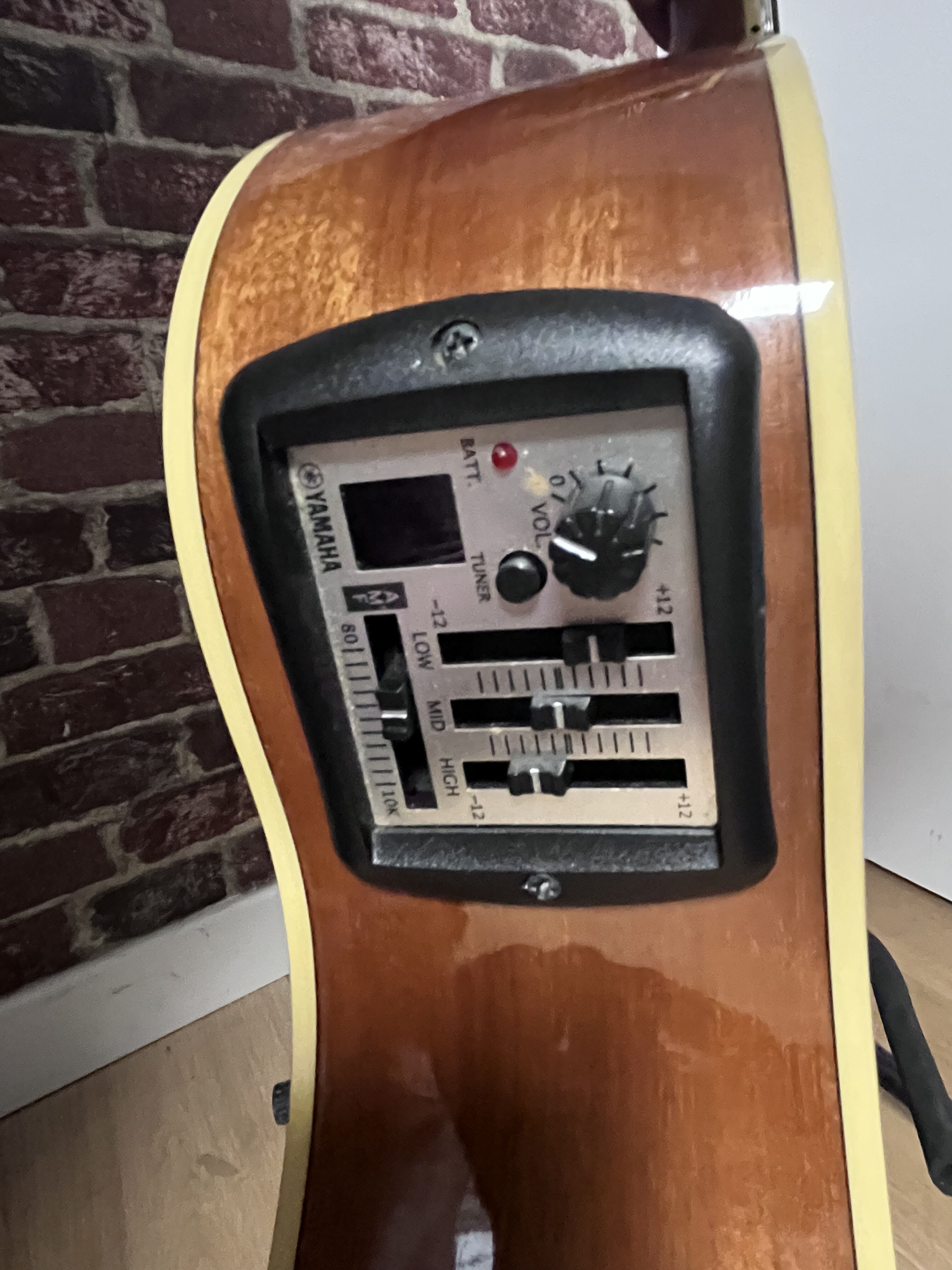 Yamaha APX700-12 (20854)