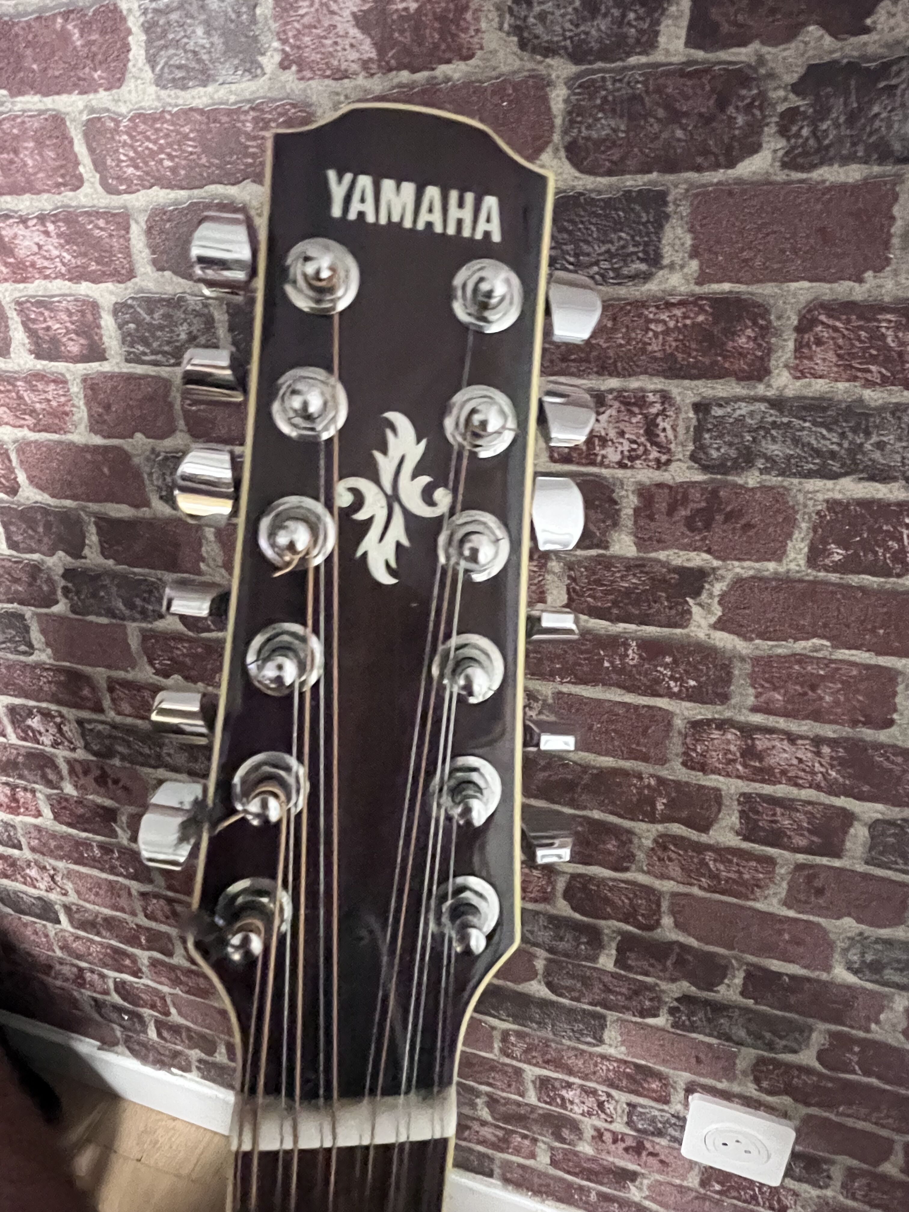 Yamaha APX700-12 (15787)