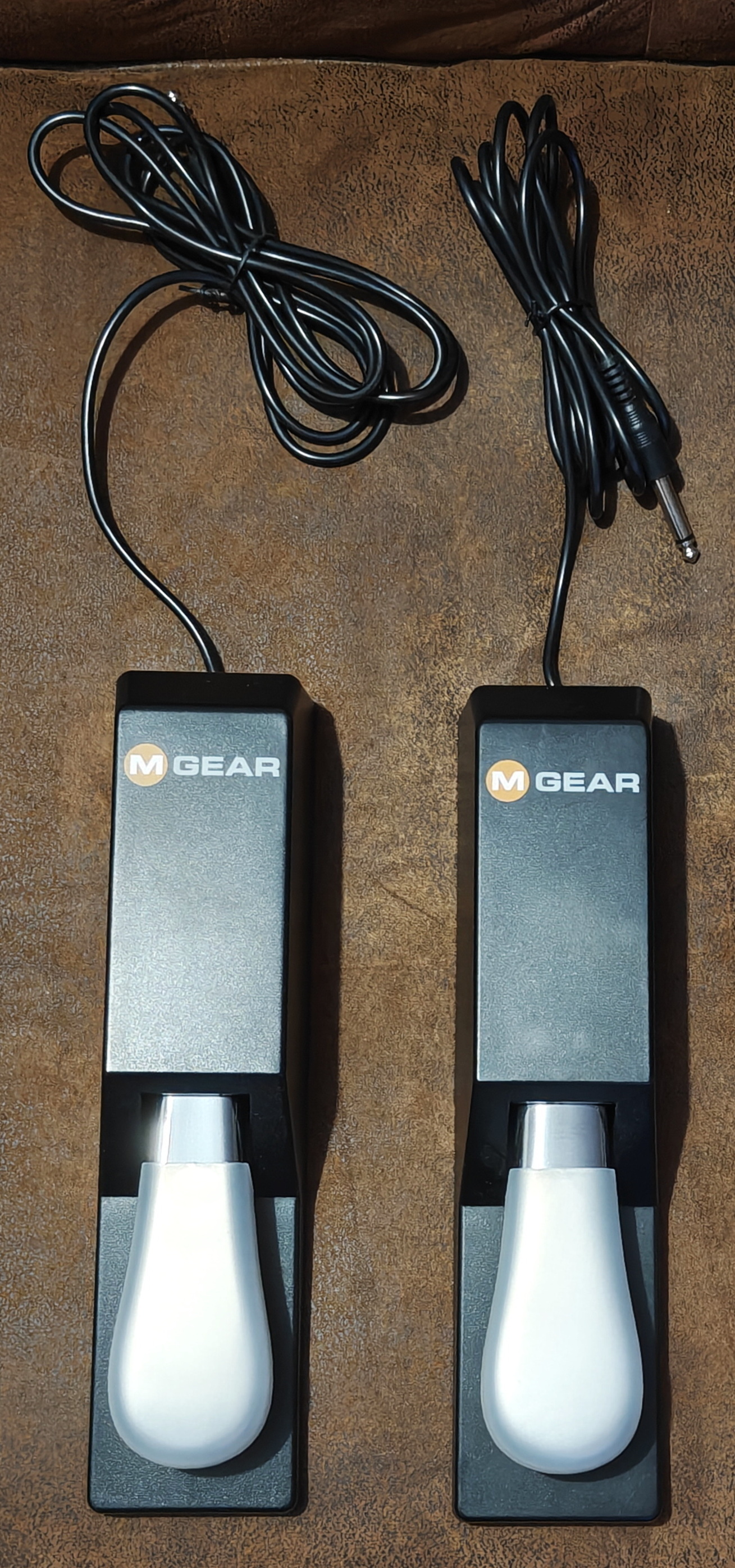 2 pédales de sustain M-audio SP-2