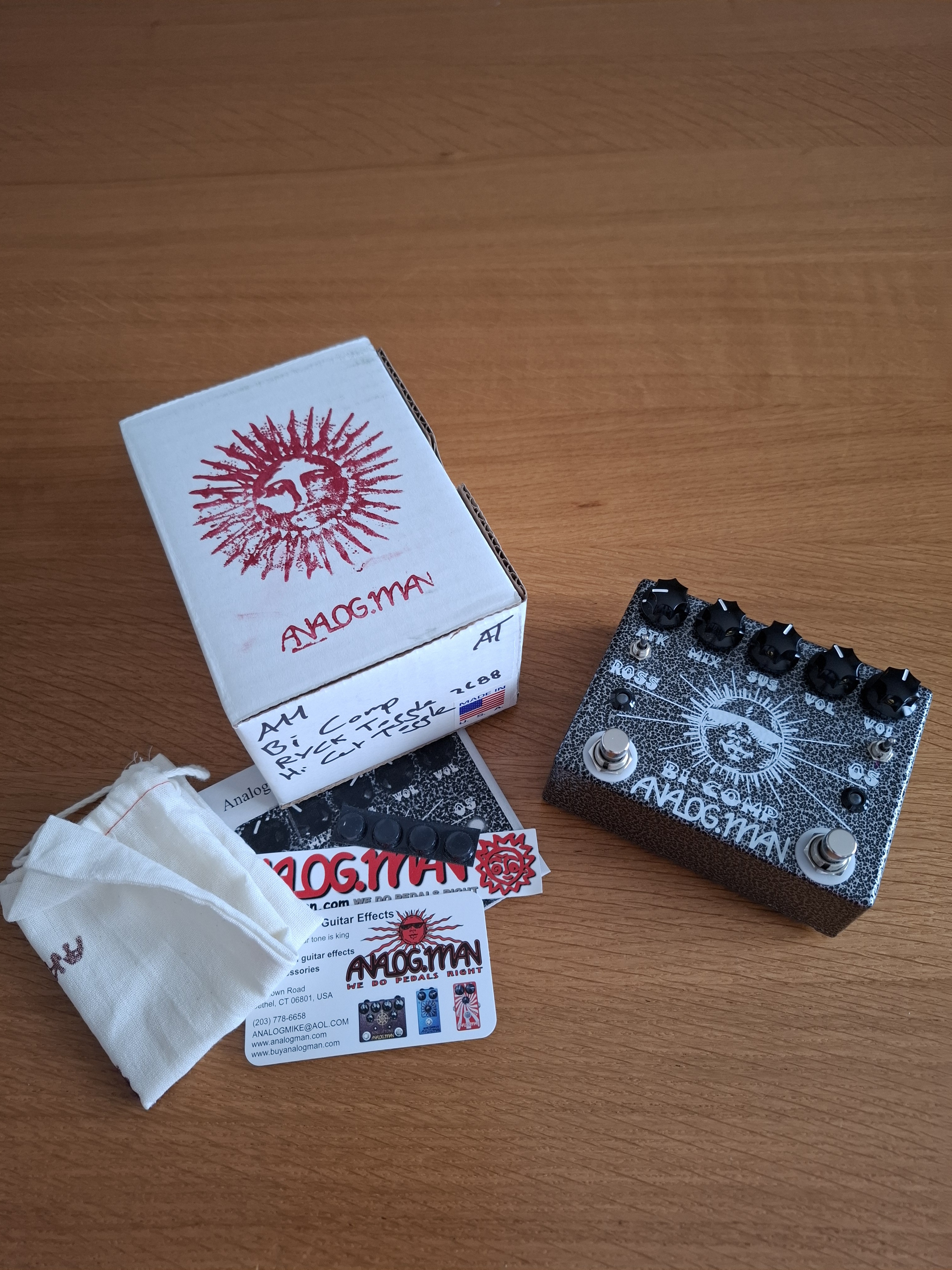 Vends pédale  compresseur ANALOGMAN Bi-Comp avec options