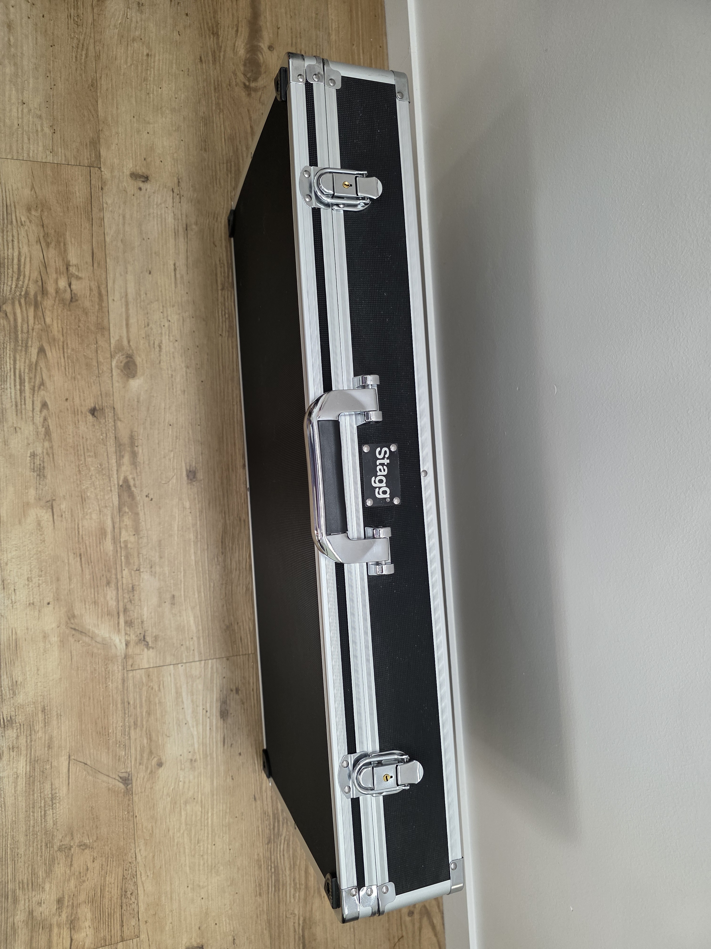 Stagg UPC-688