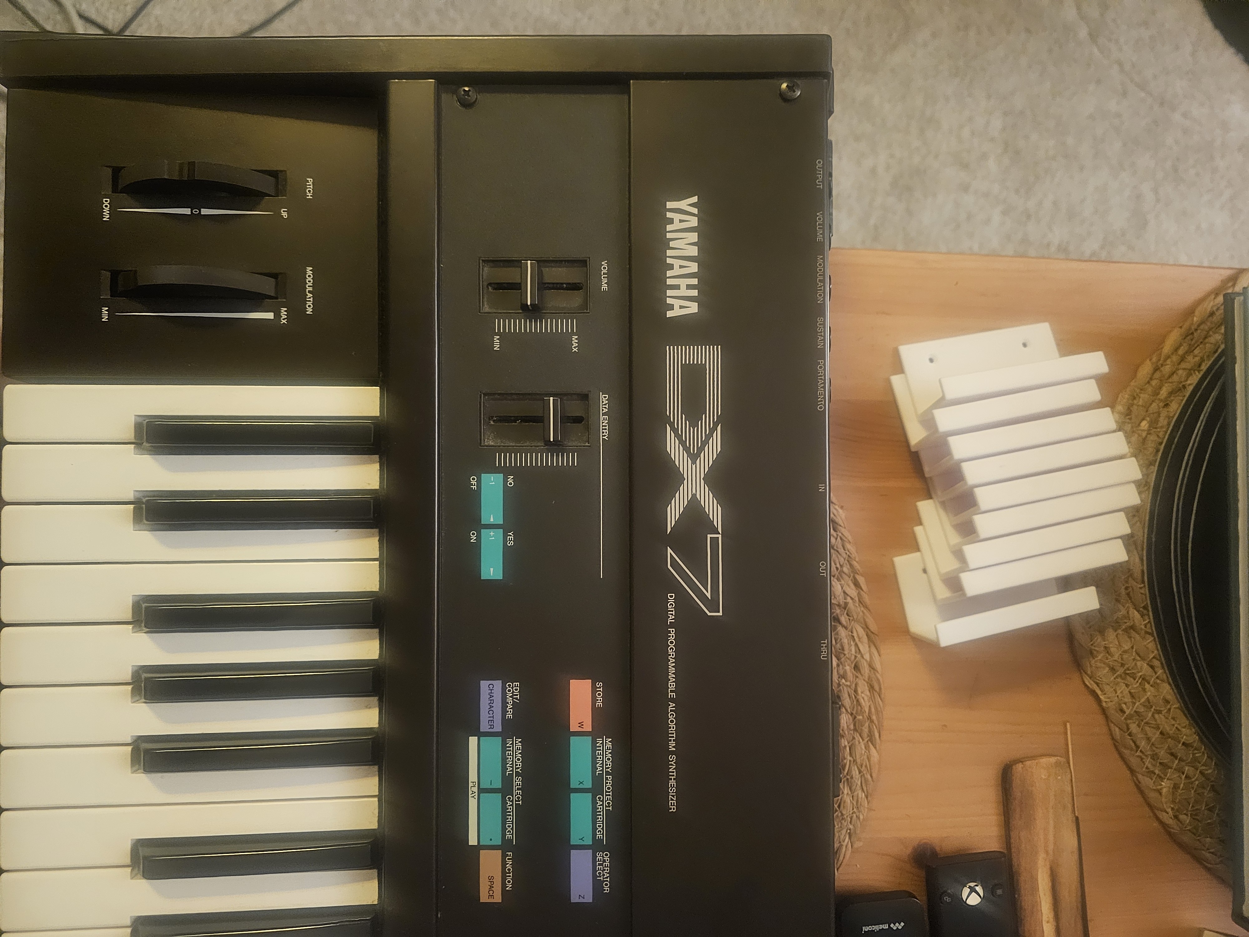 Yamaha DX7 - Synthetiseur Legendaire - Accessoires - Etat Collector - Révisé
