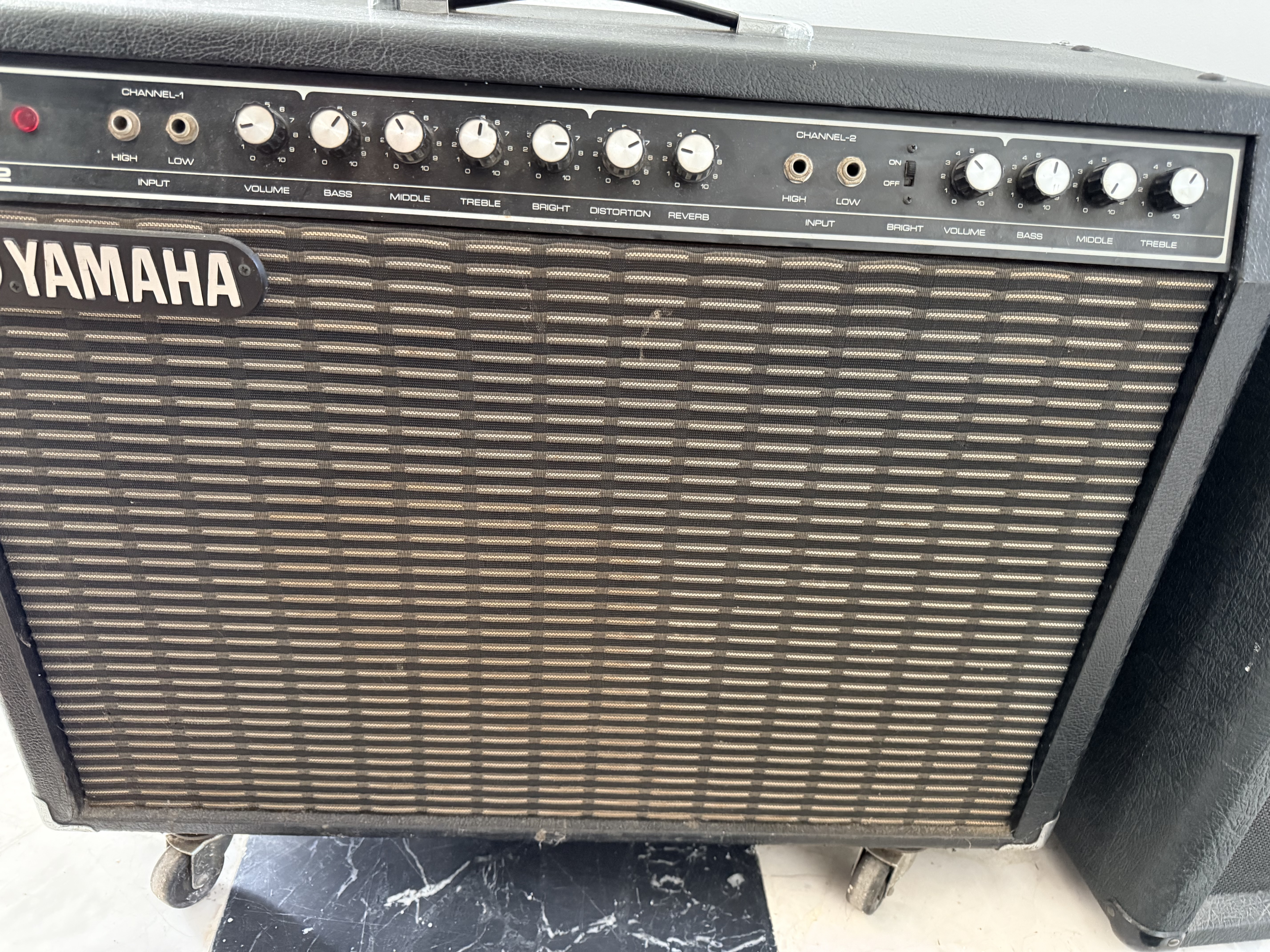 Vend ampli guitare G100B-212