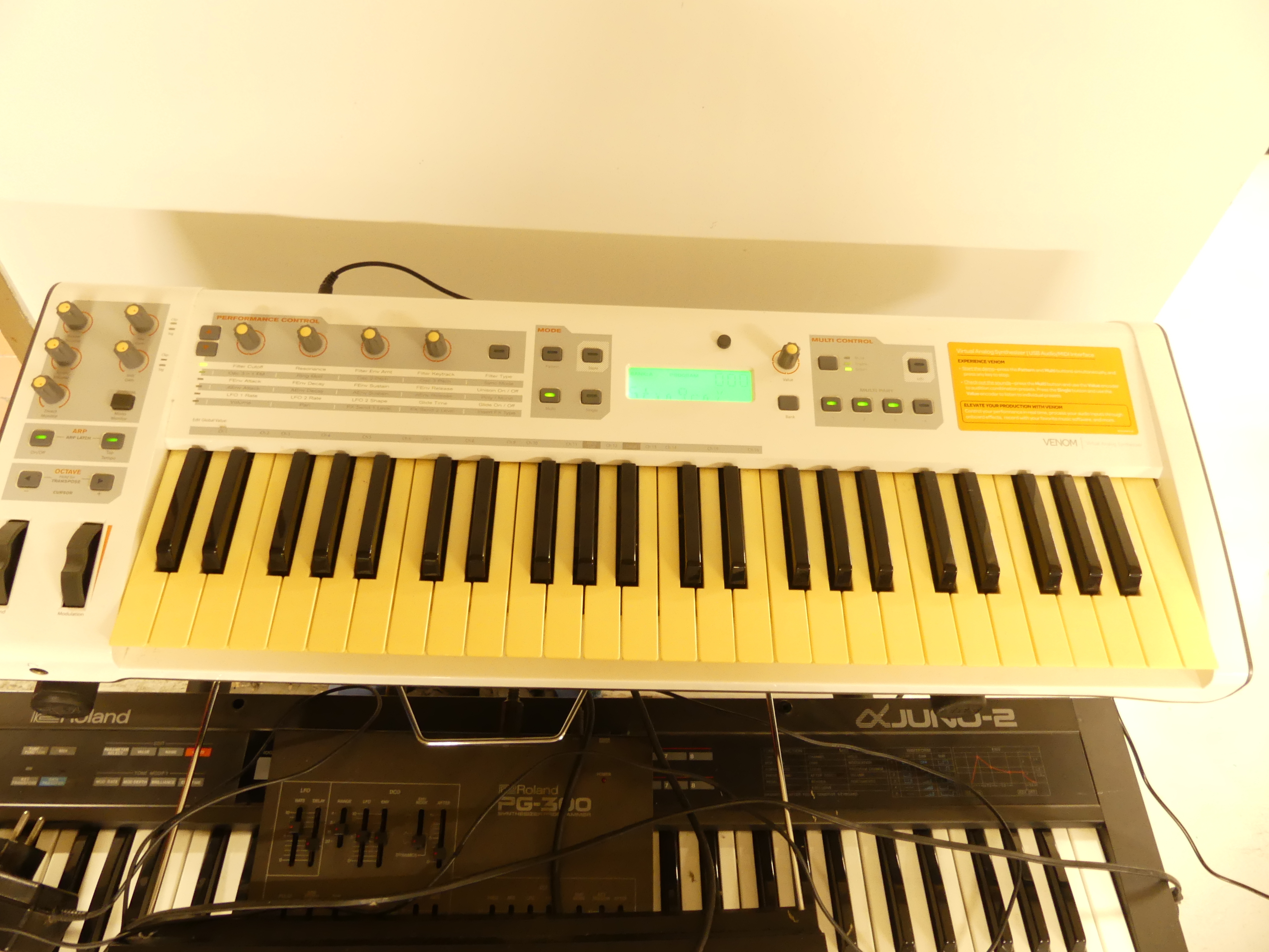 Vends Synthetiseur M-Audio Venon 