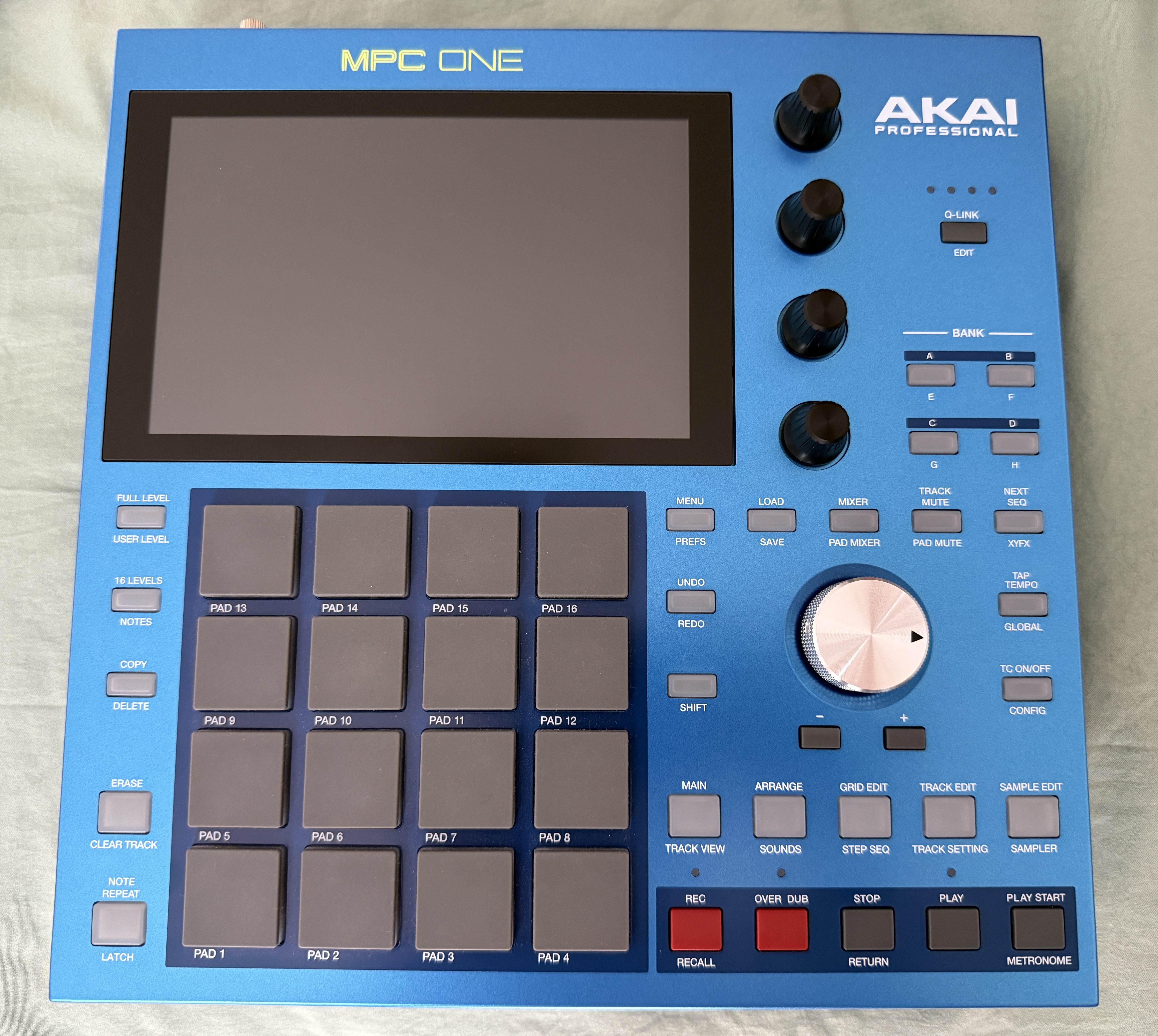 Vends Akai MPC One Gen 2 Comme Neuf
