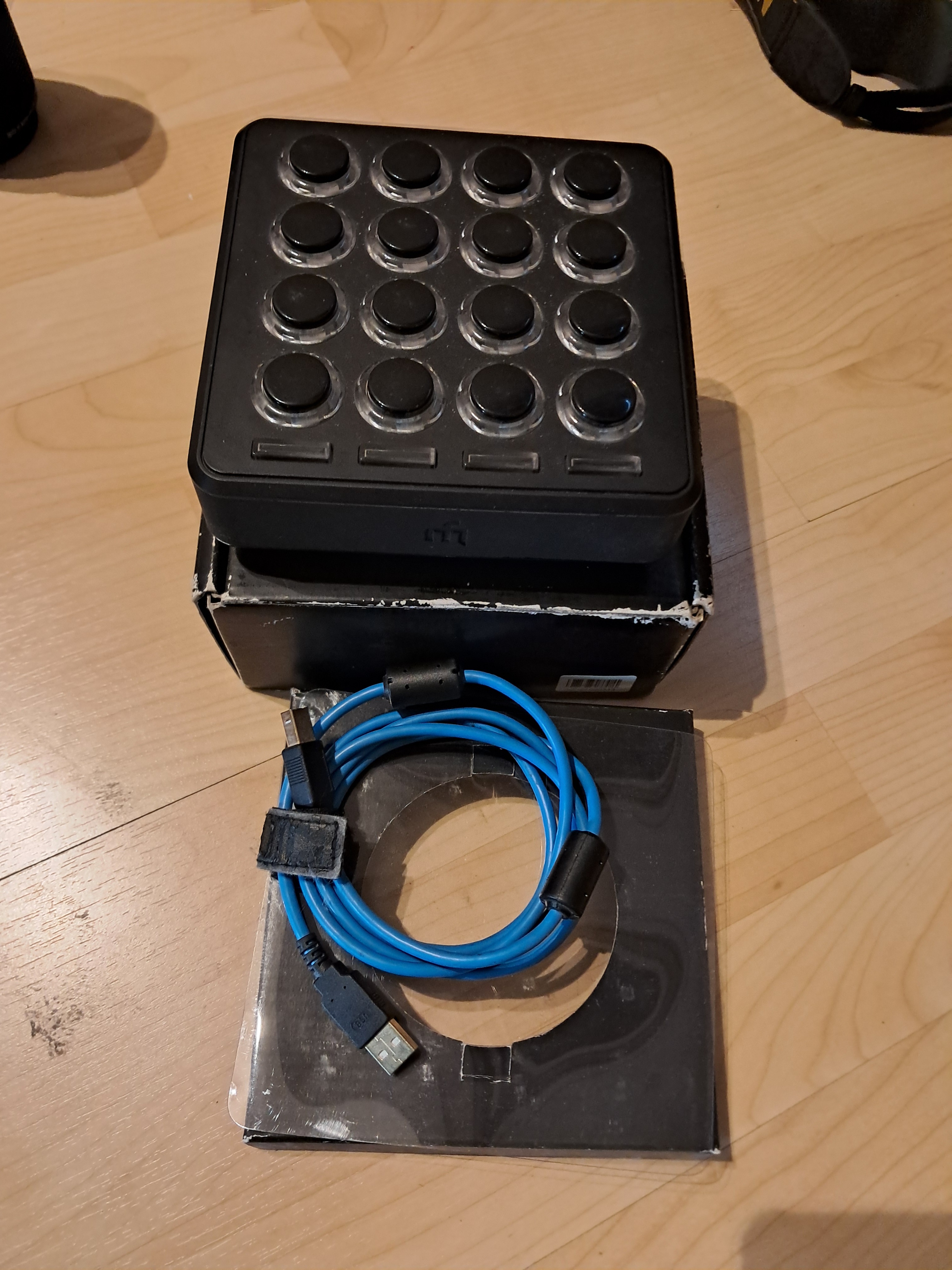 Controleur DJ Techtools MIDI FIGHTER 3D