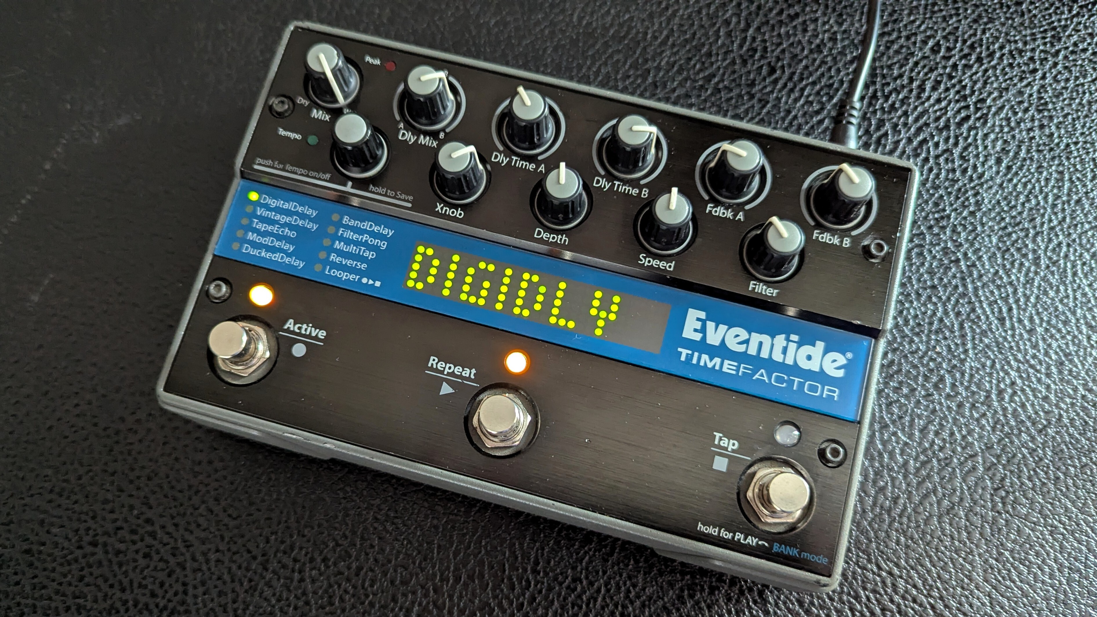 Eventide TimeFactor Twin Delay. Alimentation Eventide. Très bon état.