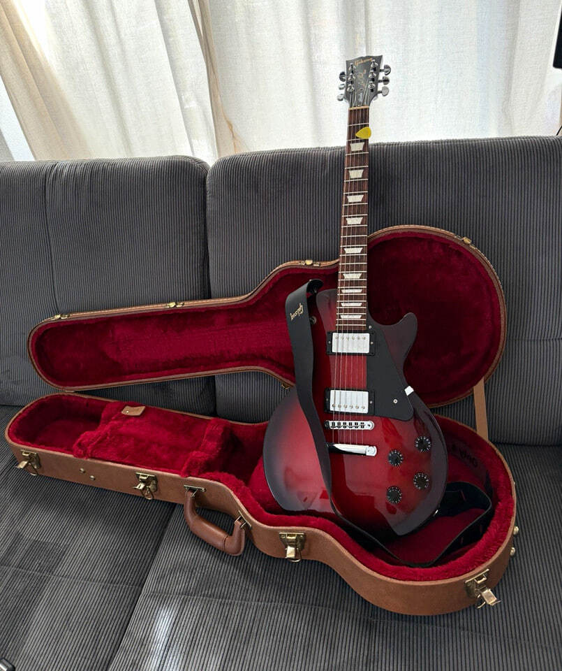 Guitare électrique Gibson Les Paul Studio 2017, rouge, 6 cordes, pour droitiers, avec étui et sangle
