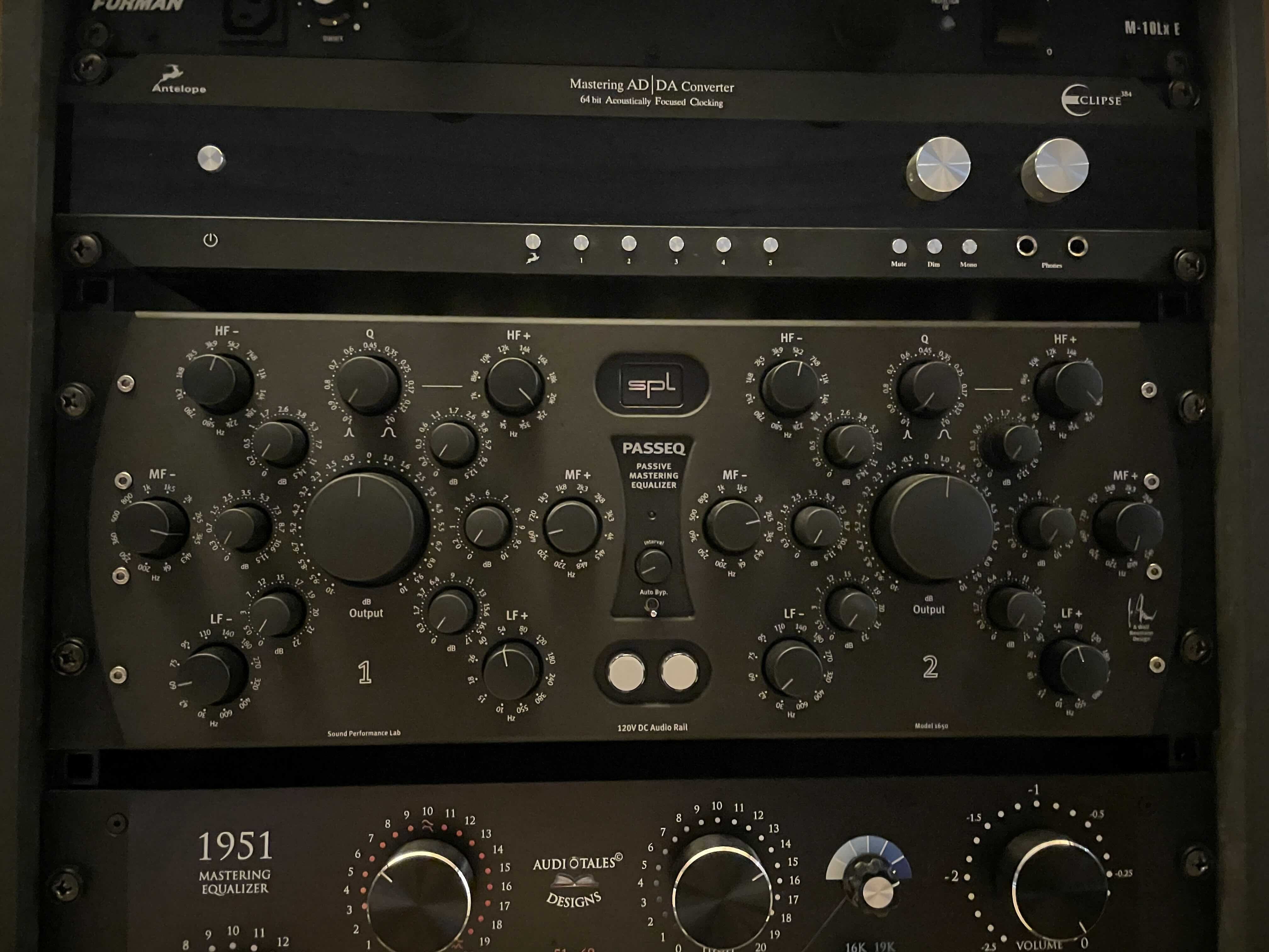 Antélope Audio Eclipse 384 noire ainsi que de nombreux appareils studio ( Liste sur demande )