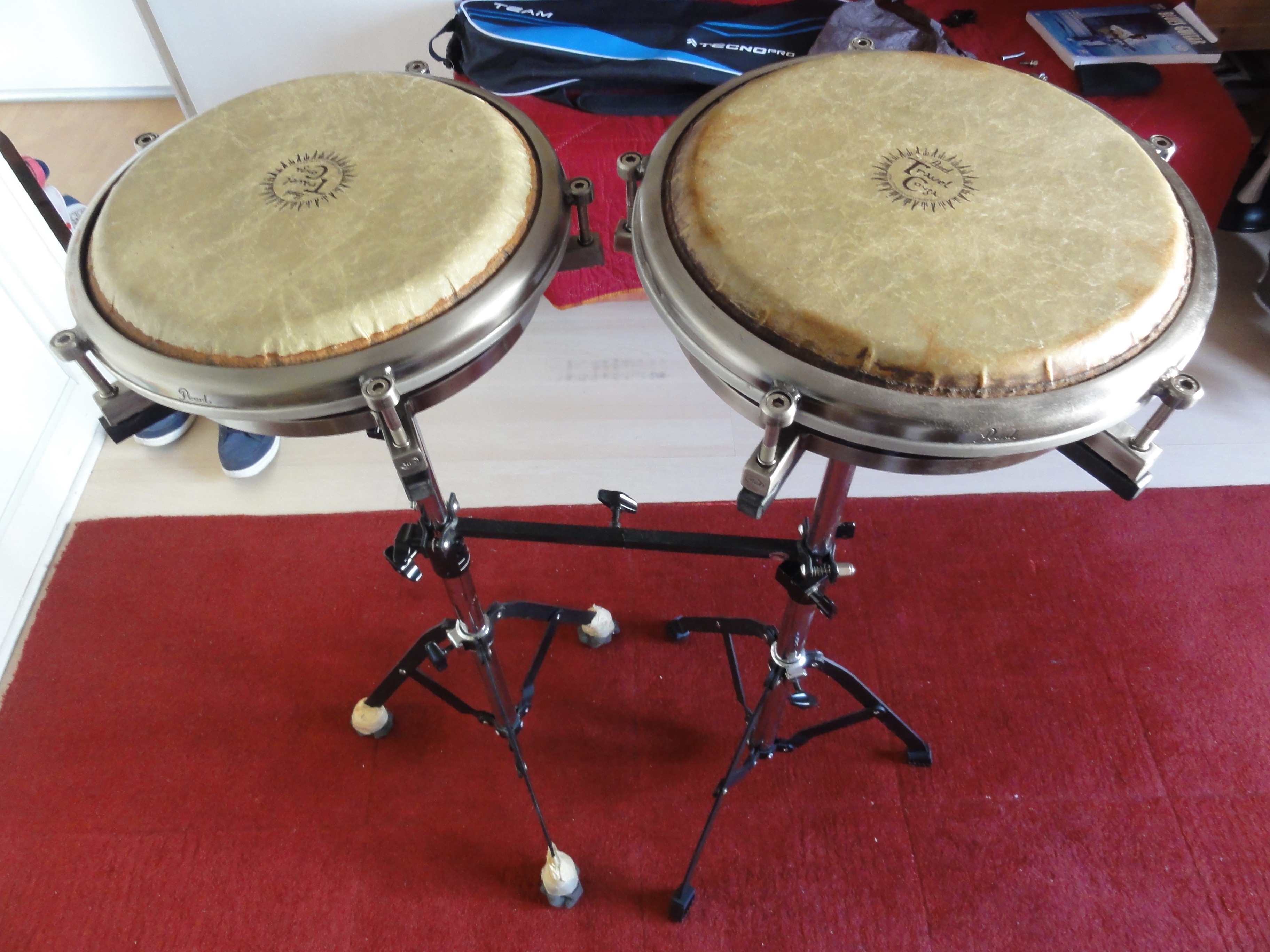 Lot Pearl travel Congas + housses et pieds