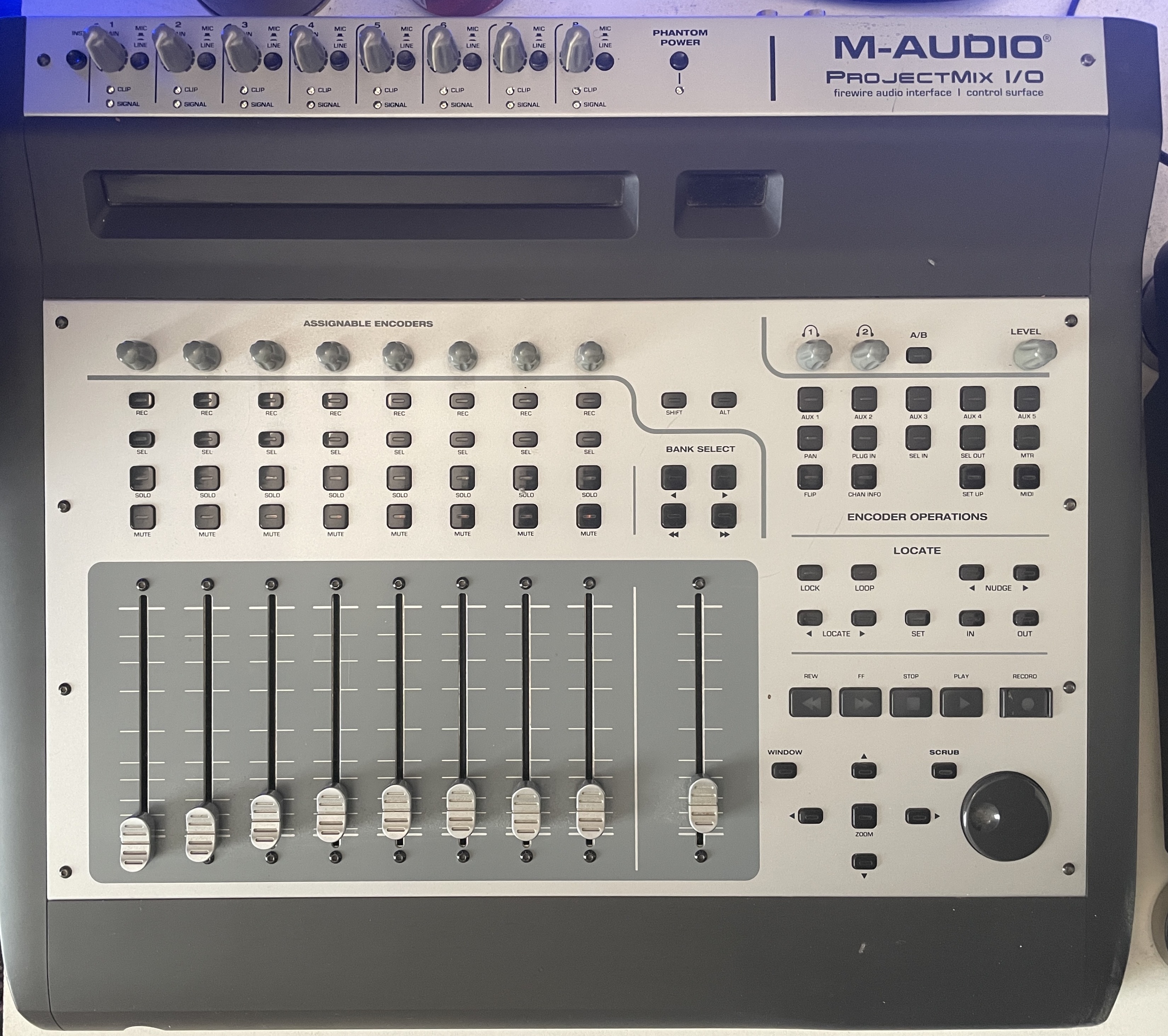 M-Audio ProjectMix I/O – interface audio FireWire + surface de contrôle 9 faders motorisés