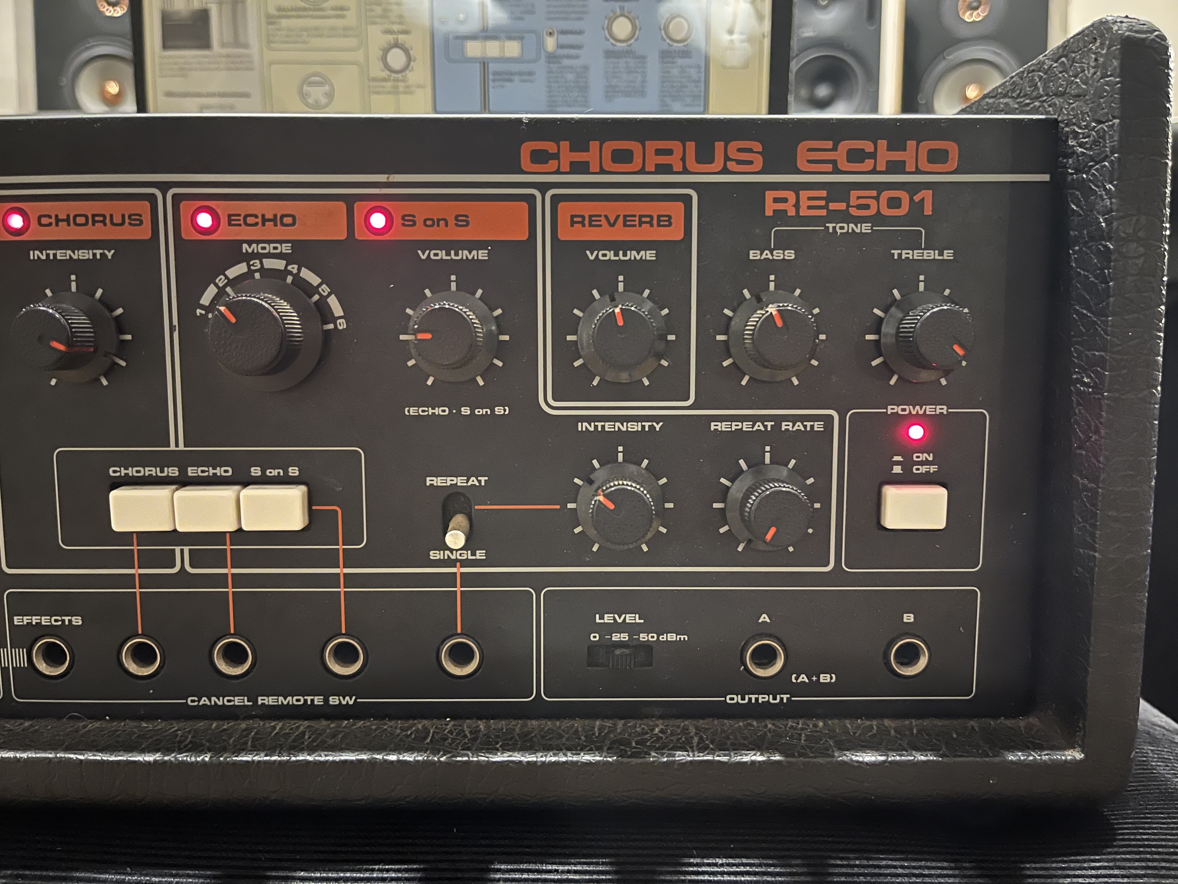ROLAND RE-501 Space Echo 