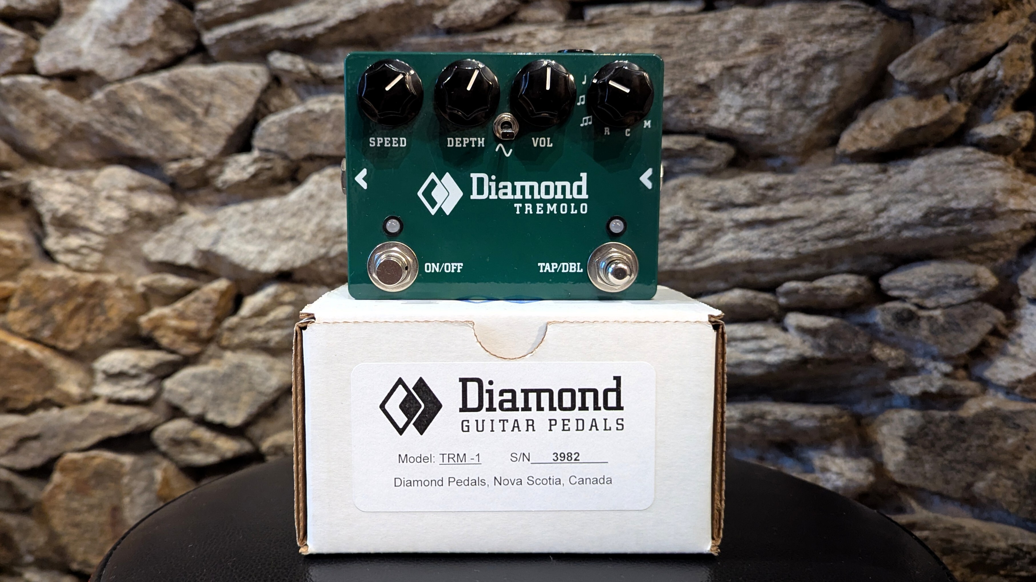 Diamond-Tremolo-TRM-1 02