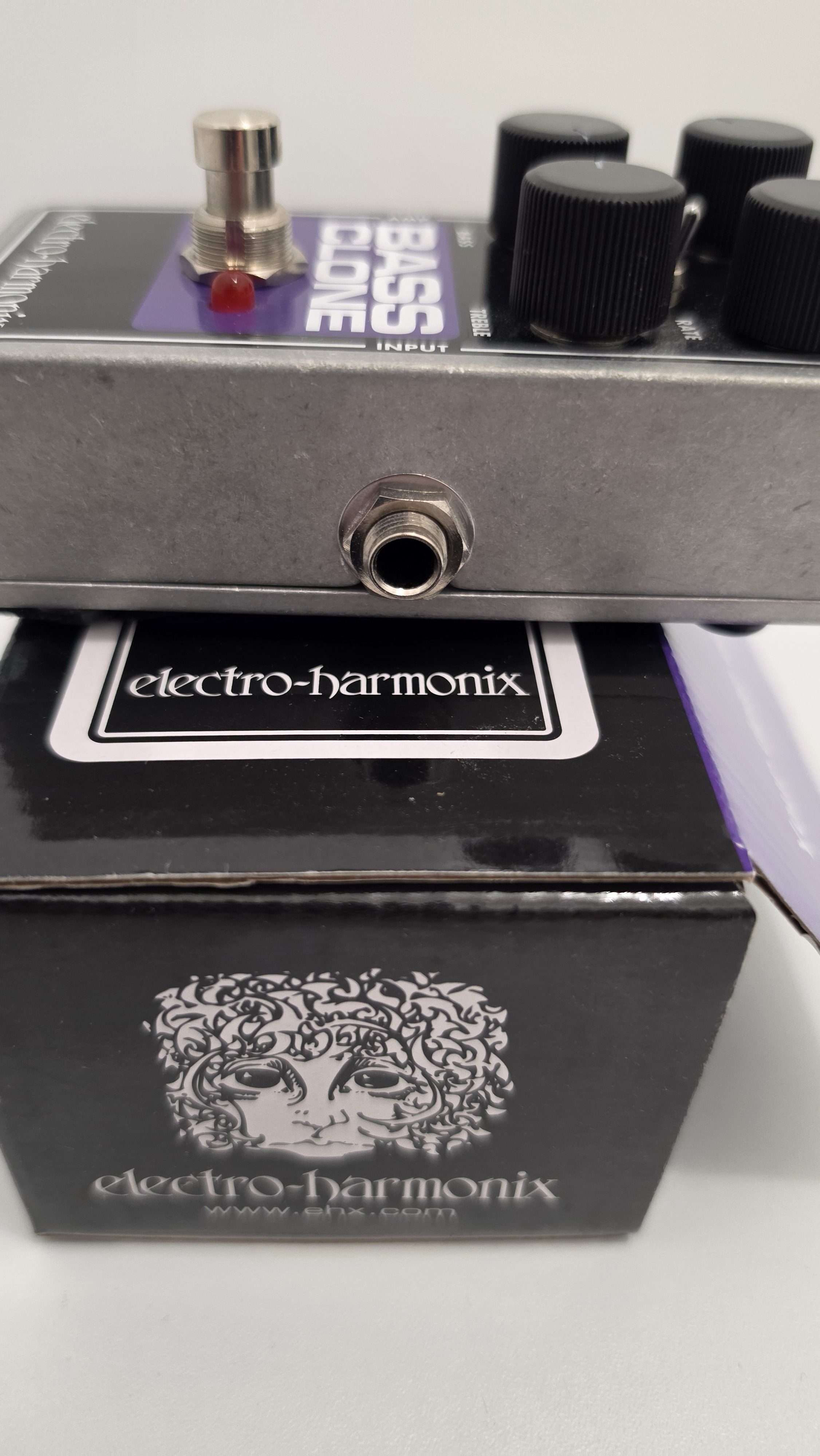 Electro-Harmonix Bass Clone (1817)