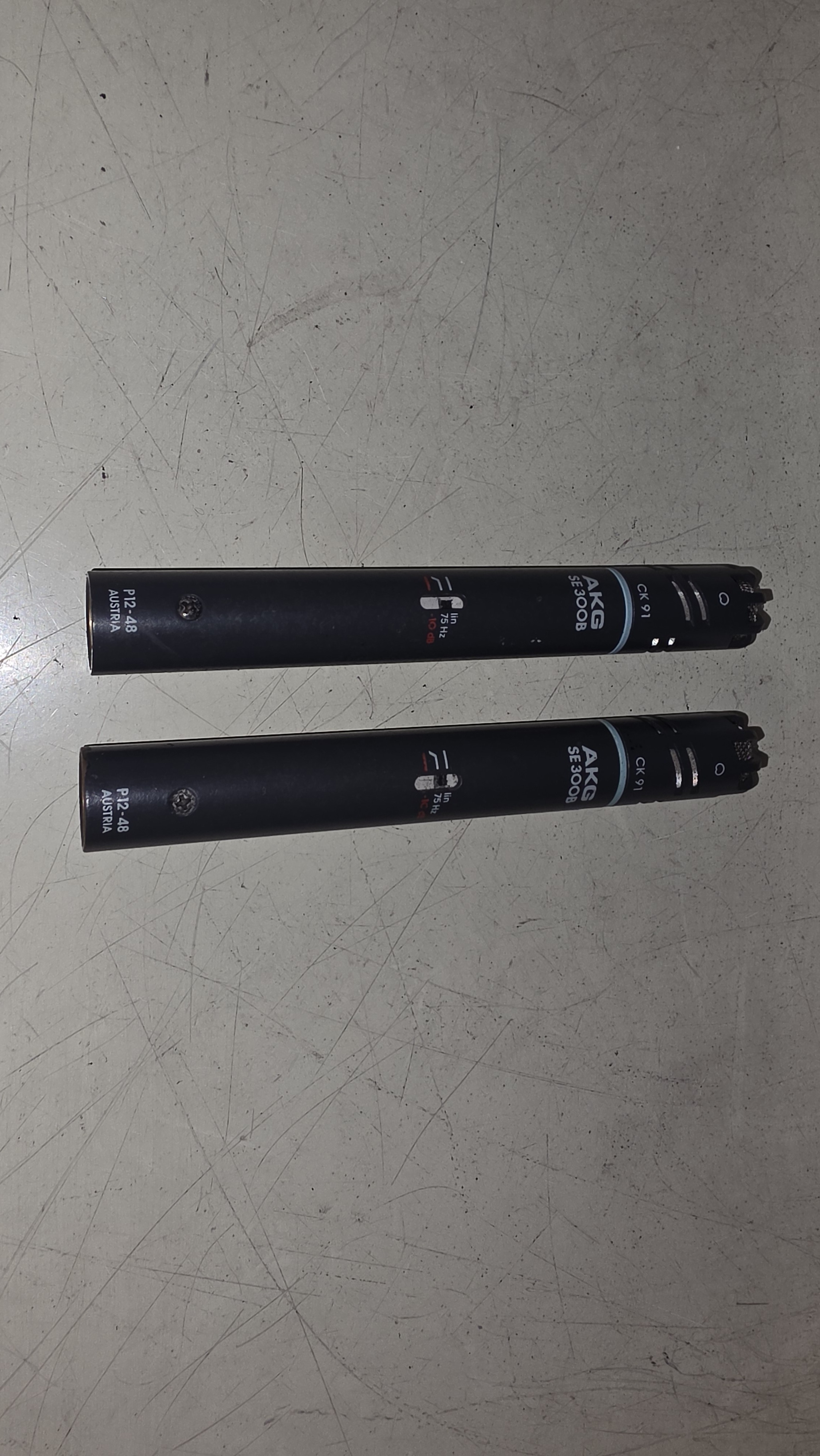 VENDS 2 MICRO AKG SE 300