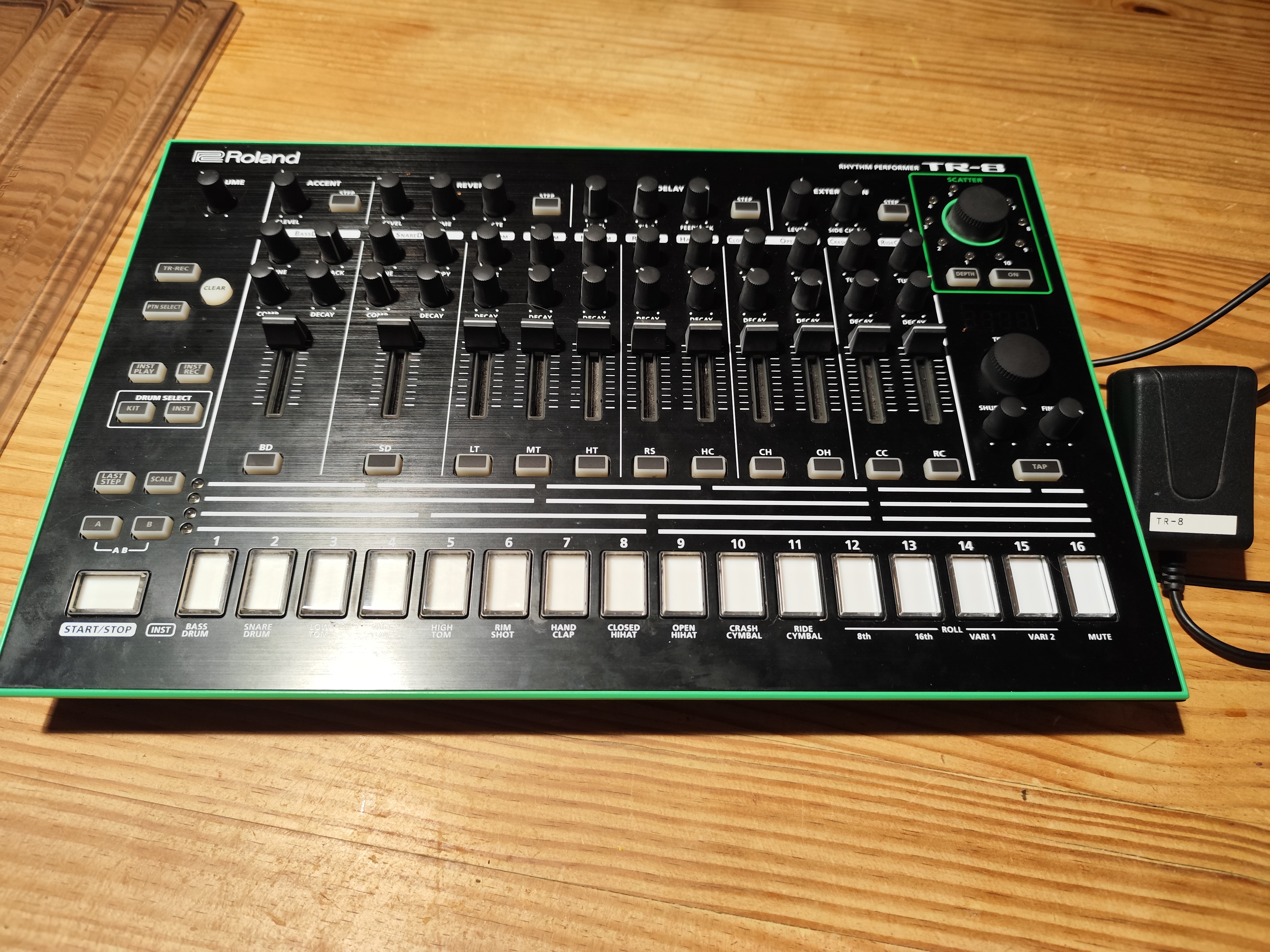 Roland TR-8 (14031)