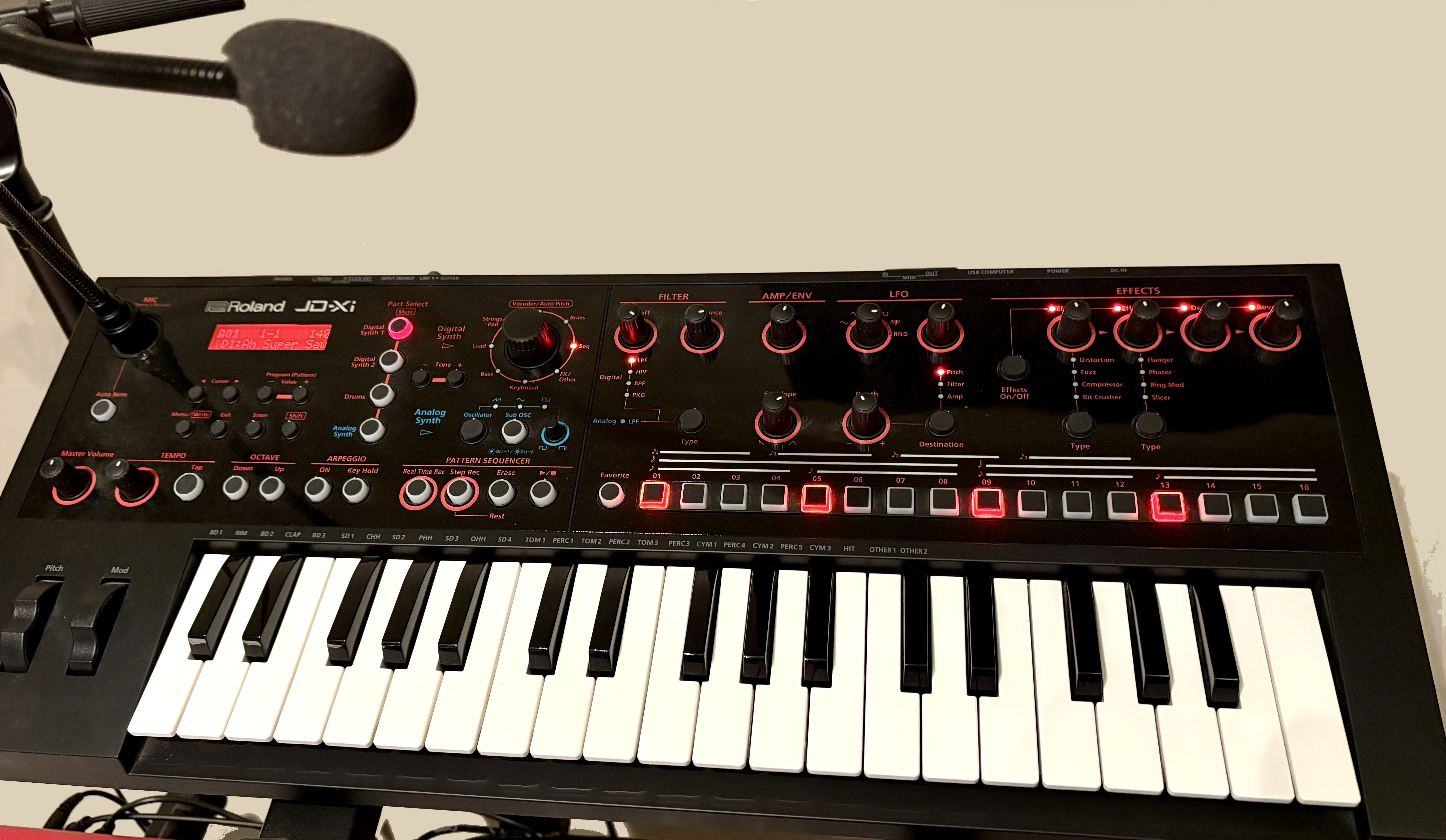 vds Roland JD-XI 1ère main - etat impeccable