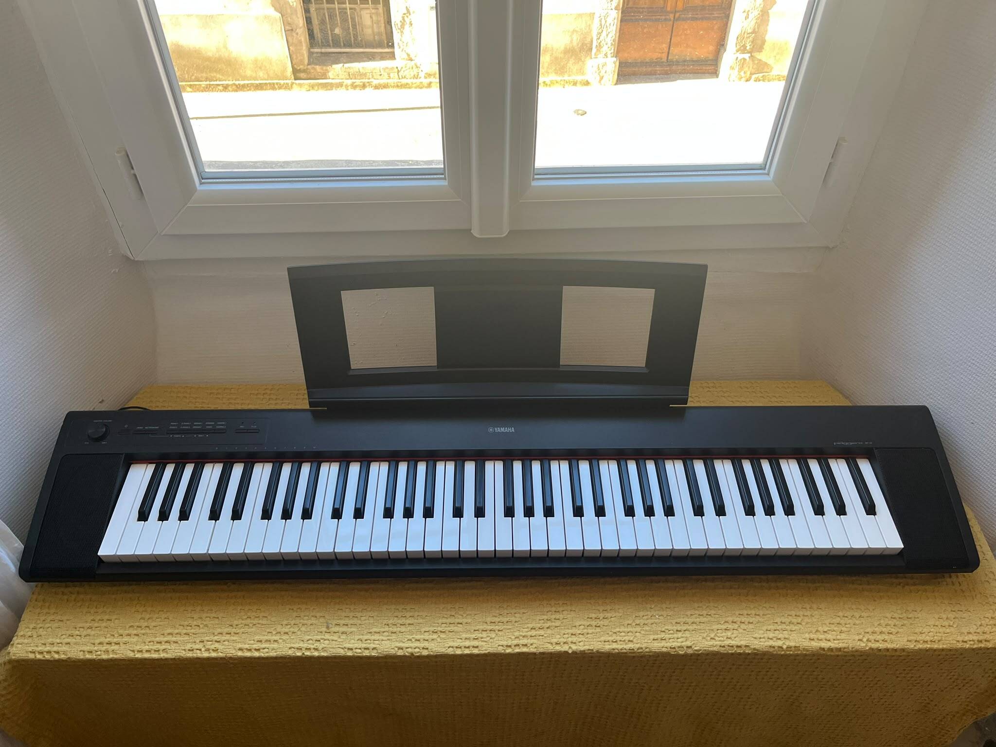 Yamaha NP-32 (22554)