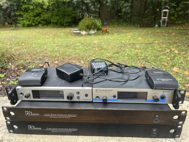 LOT DE 2 HF POCKET  SERIE 300 ET 1 SERIE 500