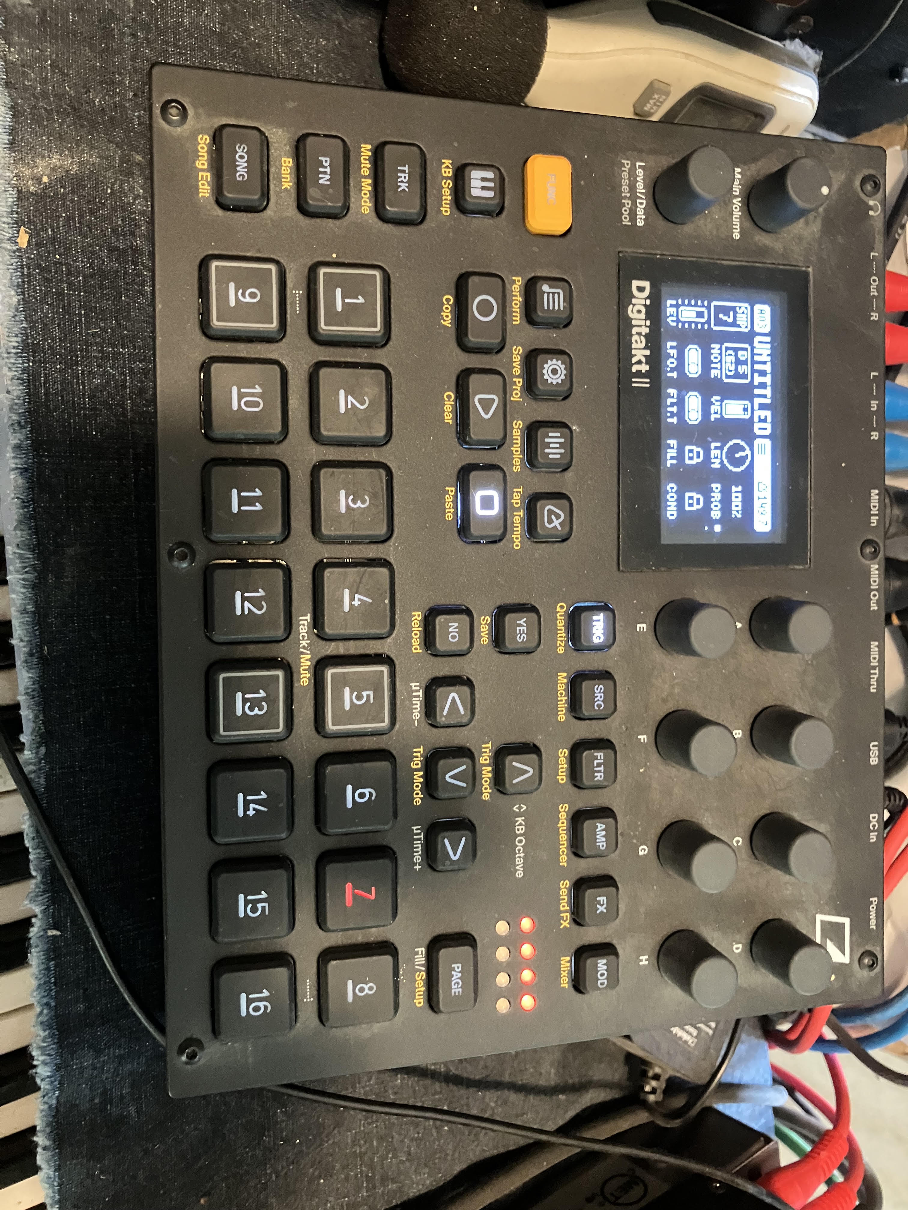Vends Digitakt 2 en tres bon état 