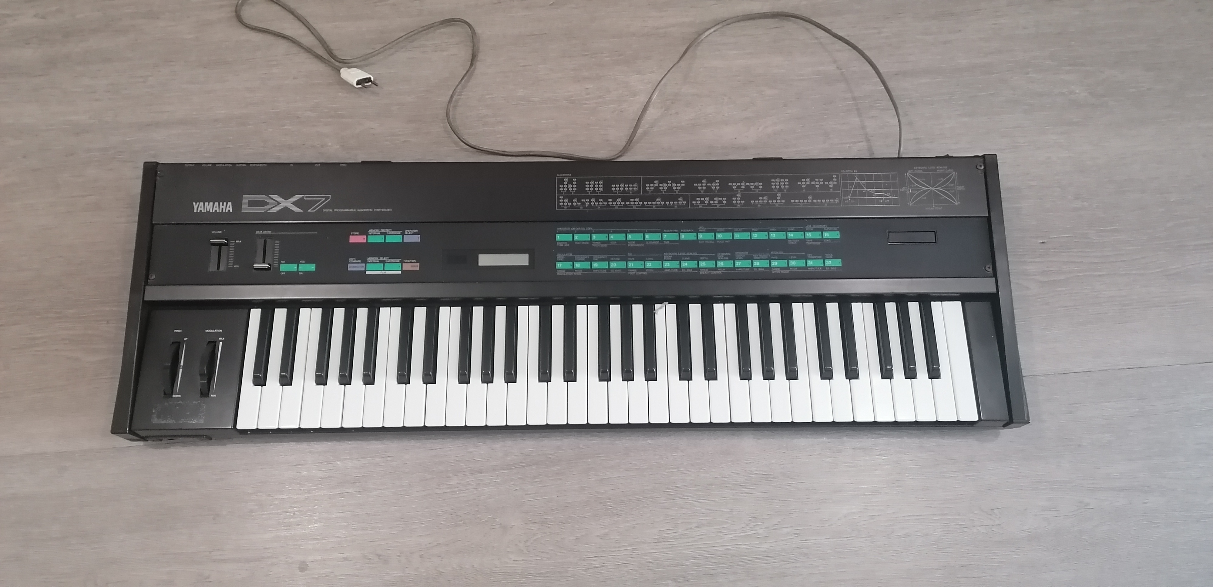 Yamaha DX7 (60107)