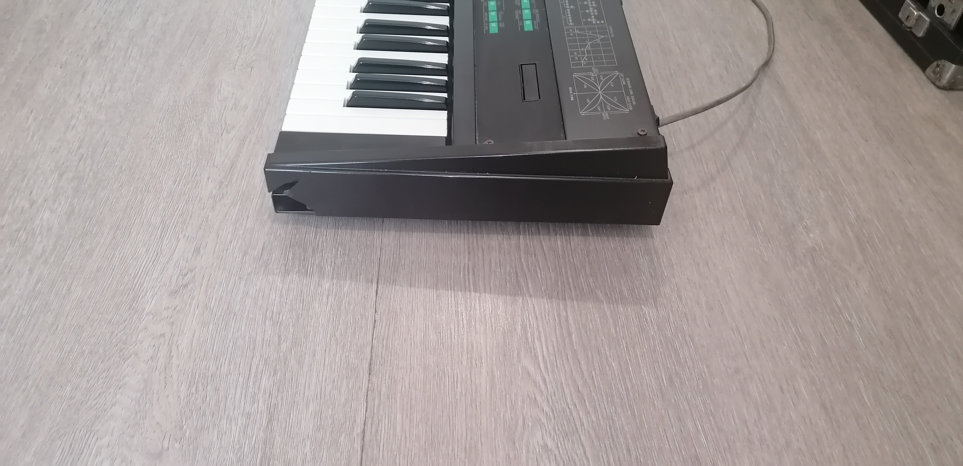 Yamaha DX7 (31432)